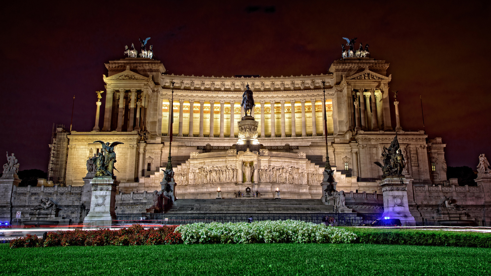 Монумент Витториано в честь первого короля, Рим. Италия 