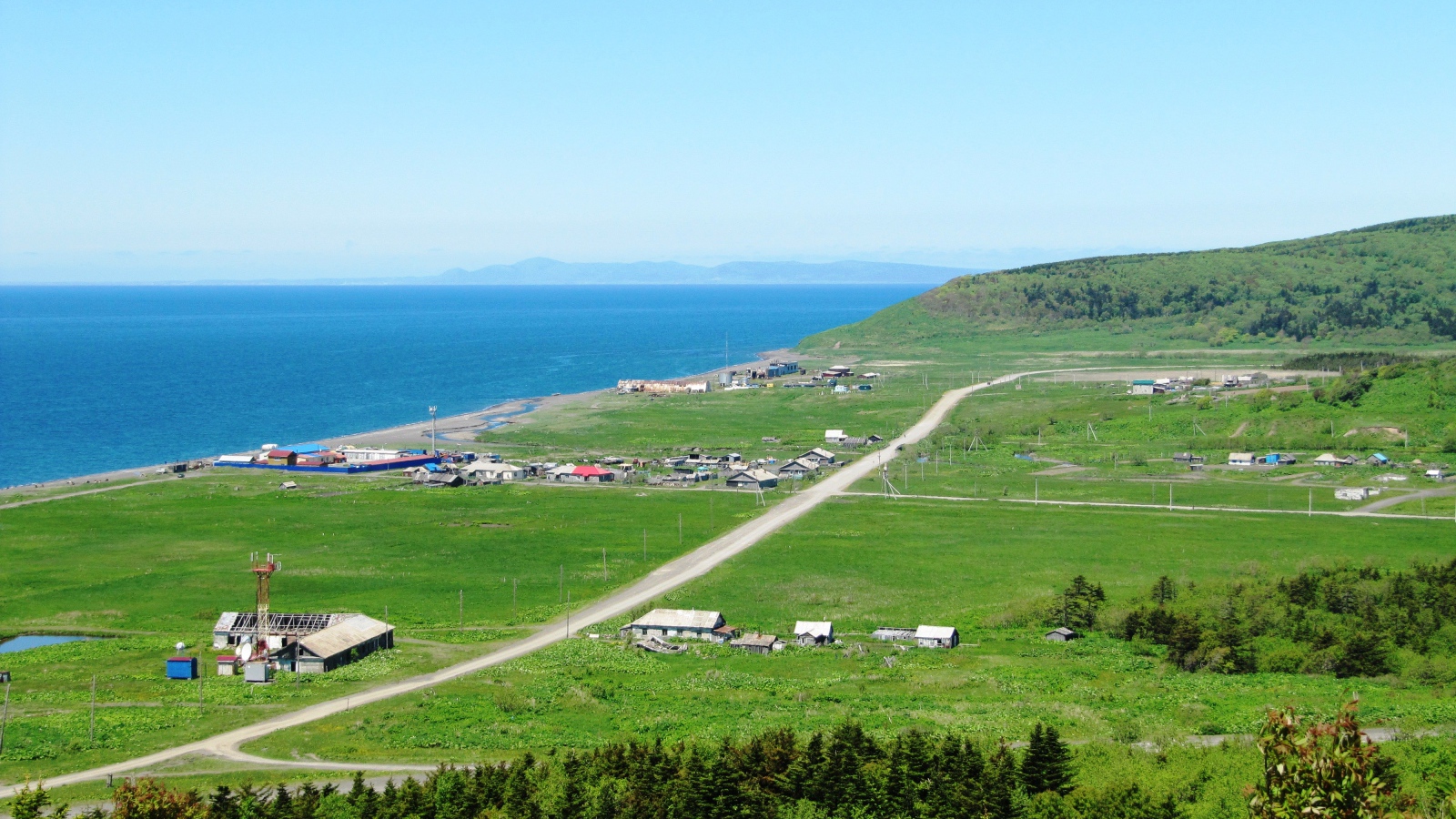 Панорама села Новиково, Сахалин. Россия 