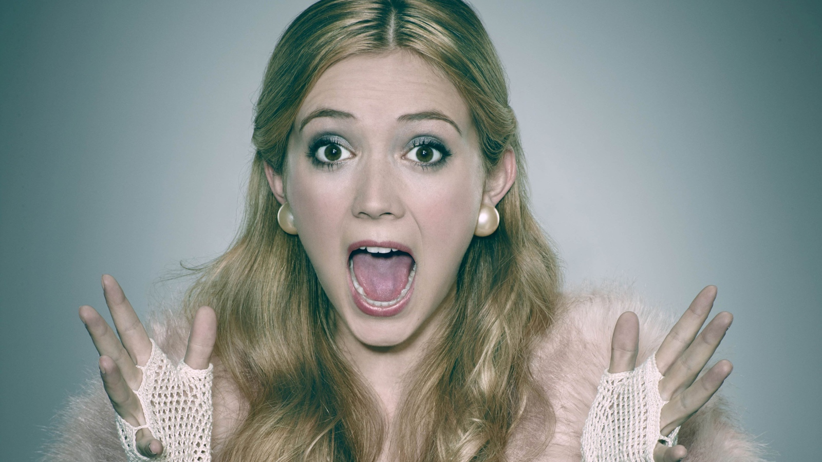 Эмоции на лице американской актрисы Билли Лурд