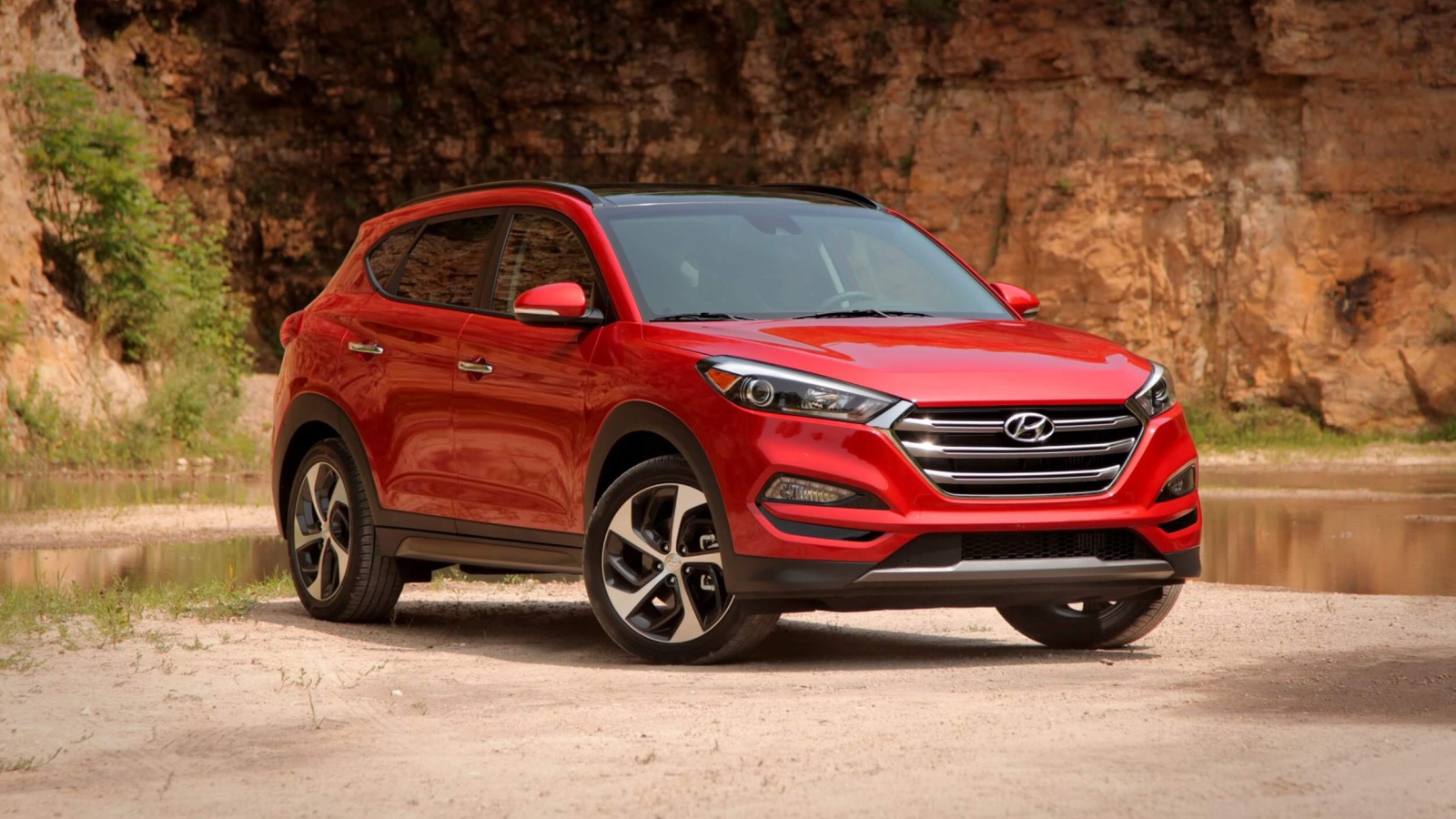 Красный внедорожник Hyundai Tucson, 2019 
