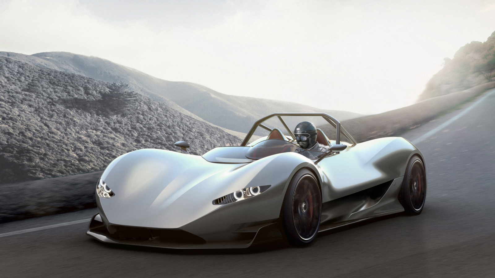 Серебристый спорткар Aznom SerpaS на трассе, 2018