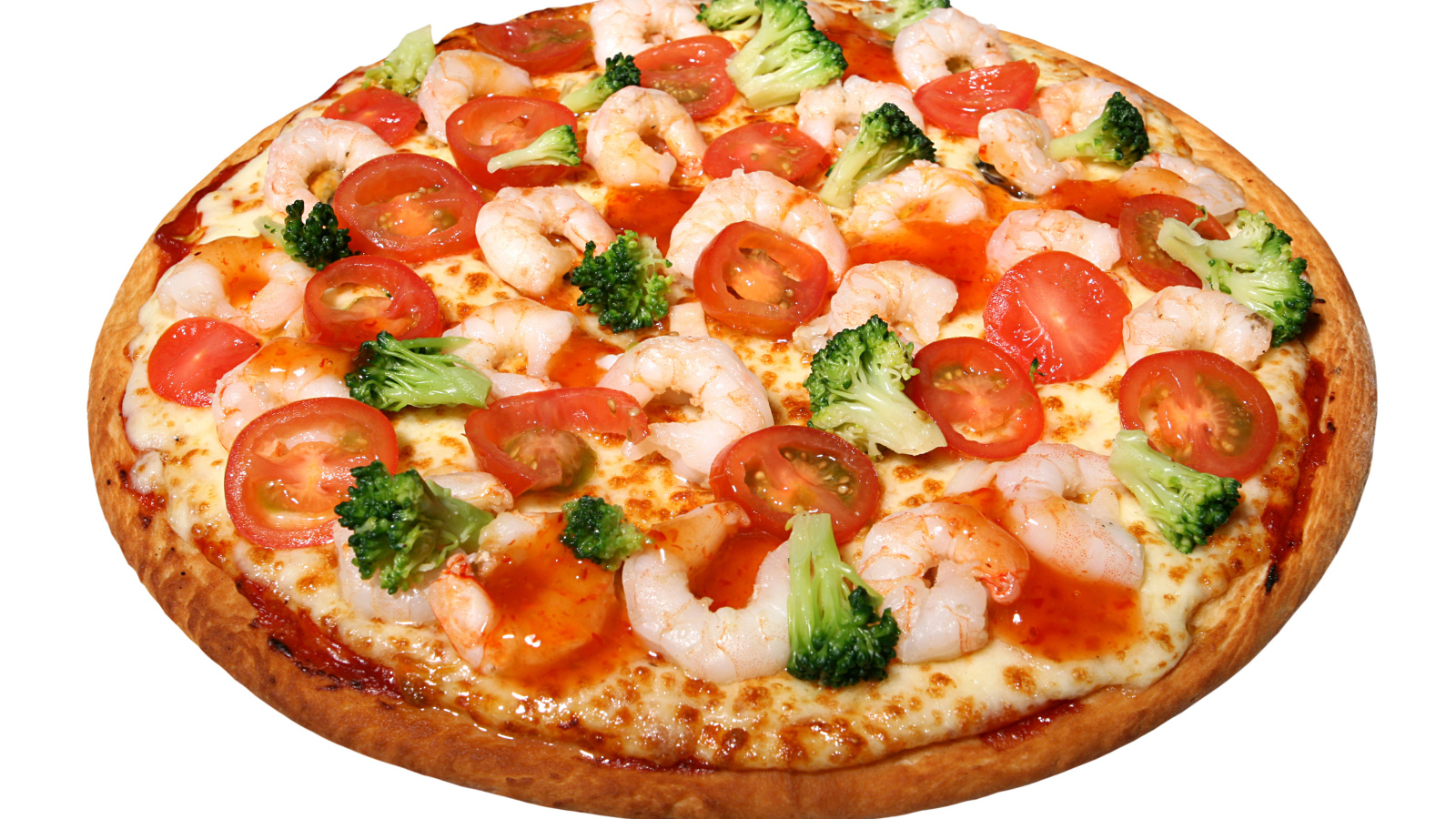 Пицца с помидорами и креветками на белом фоне