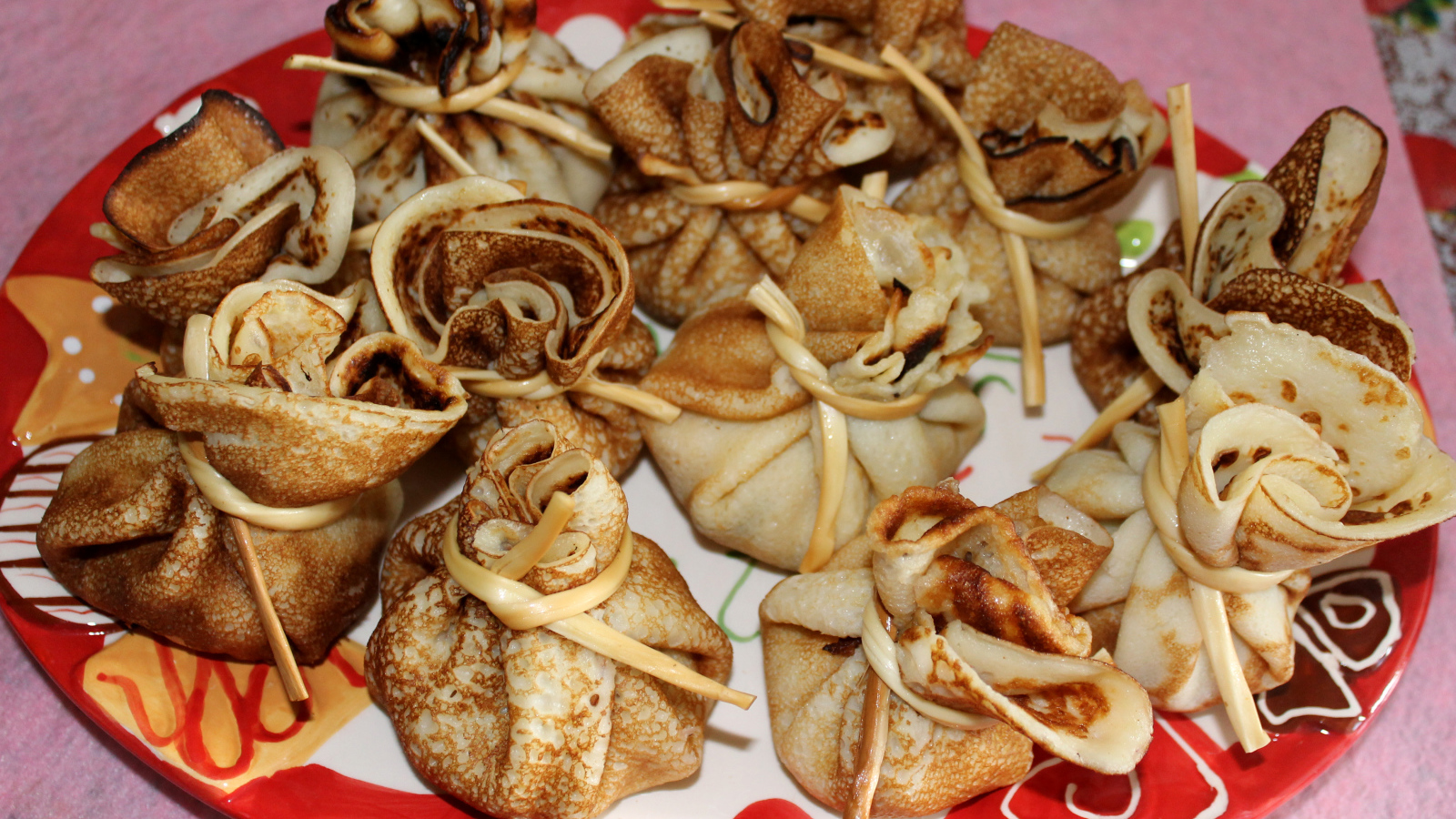 Аппетитные мешочки из блинов на праздник Масленица