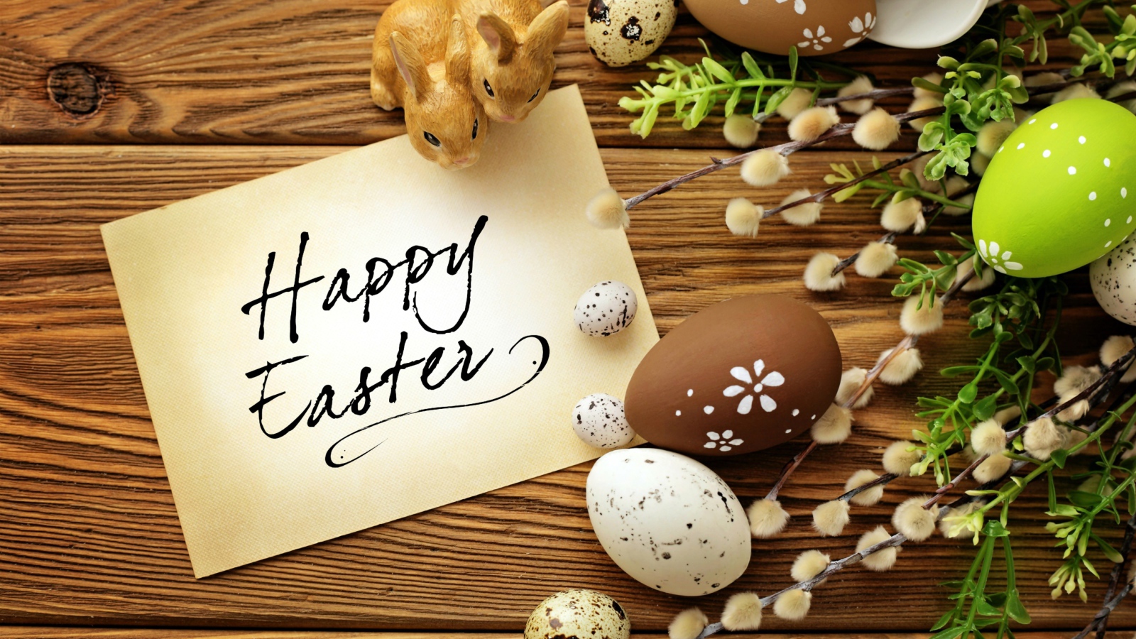 Пасхальные яйца с открыткой на Пасху