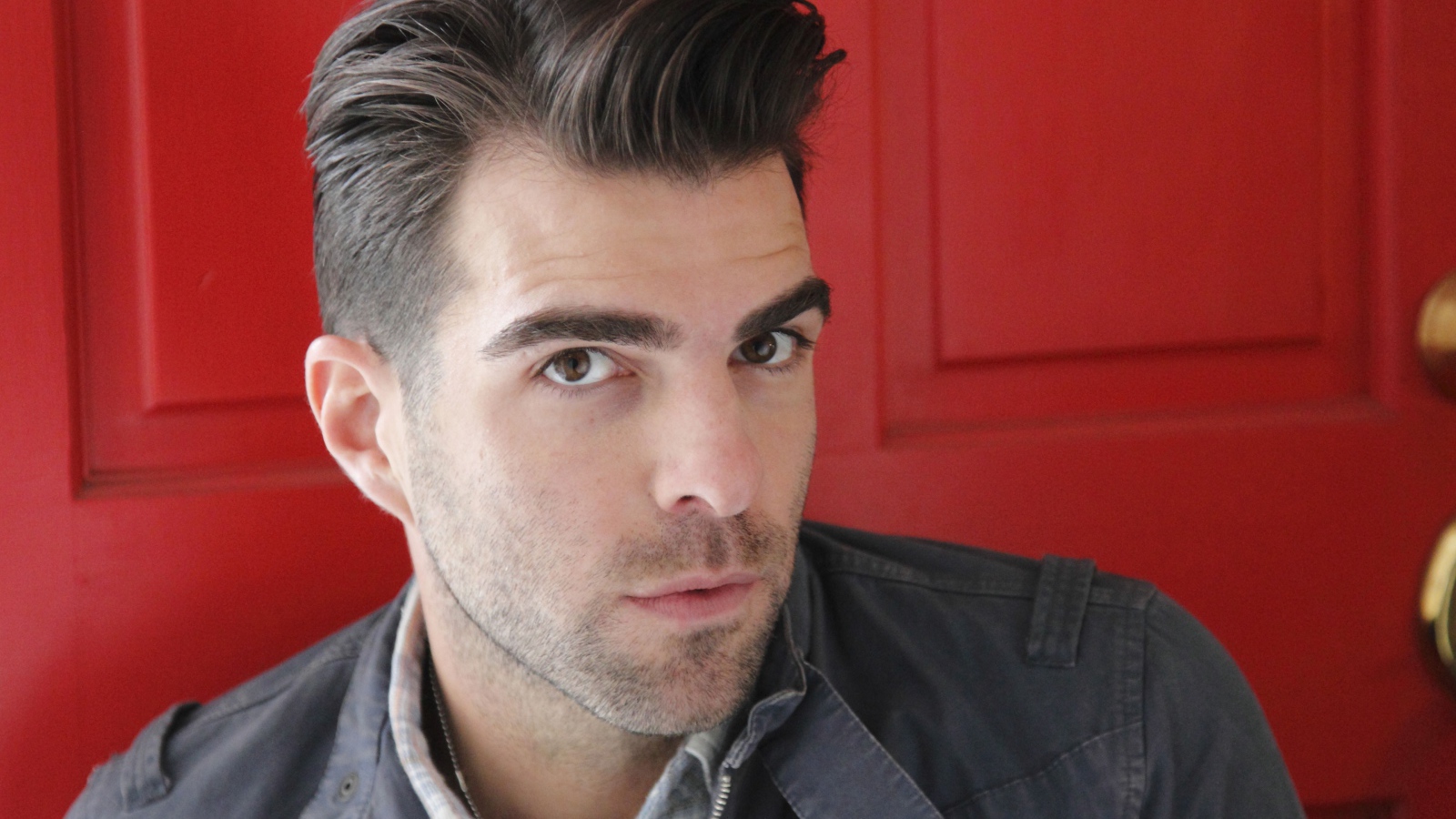 Стильный актер Закари Куинто