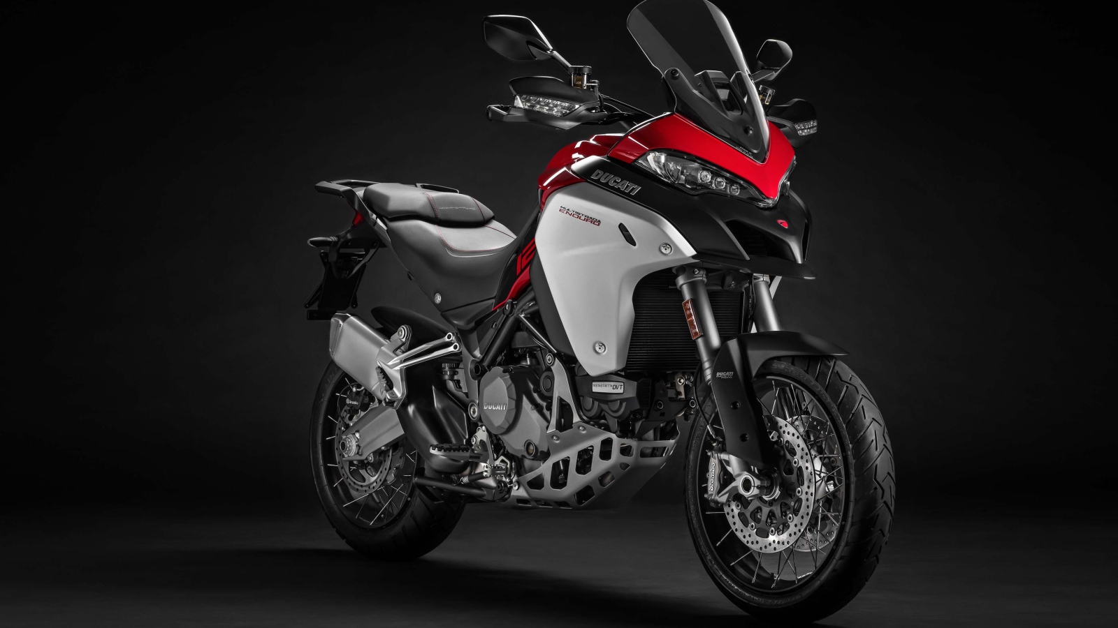 Мотоцикл Ducati Multistrada 1260 Enduro, 2019 года на сером фоне