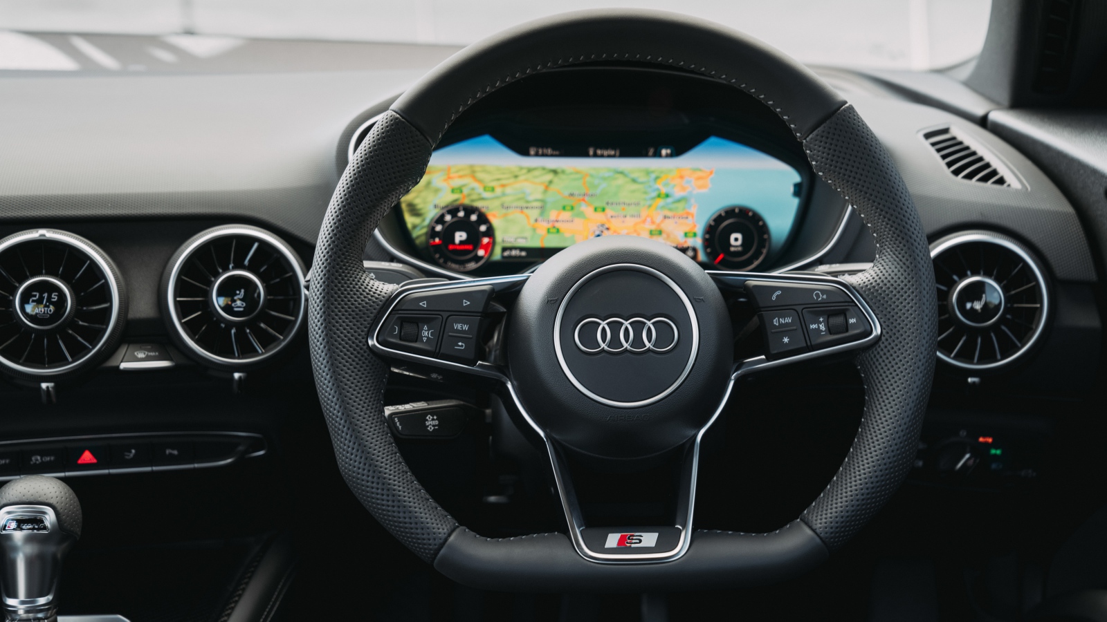 Кожаный руль автомобиля Audi TTS Coupe 2019 года