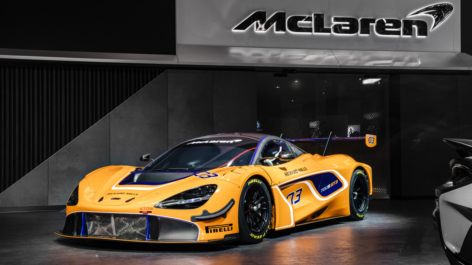 Спортивный автомобиль McLaren 720S GT3 2019  года 