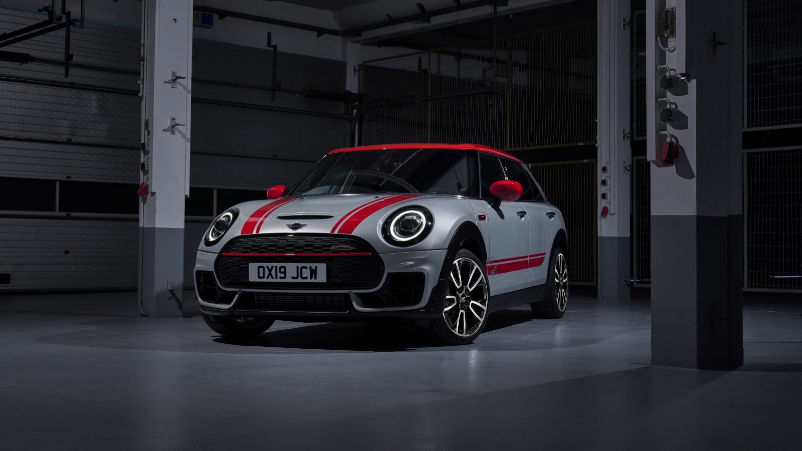 Автомобиль MINI John Cooper Works Clubman 2019 года