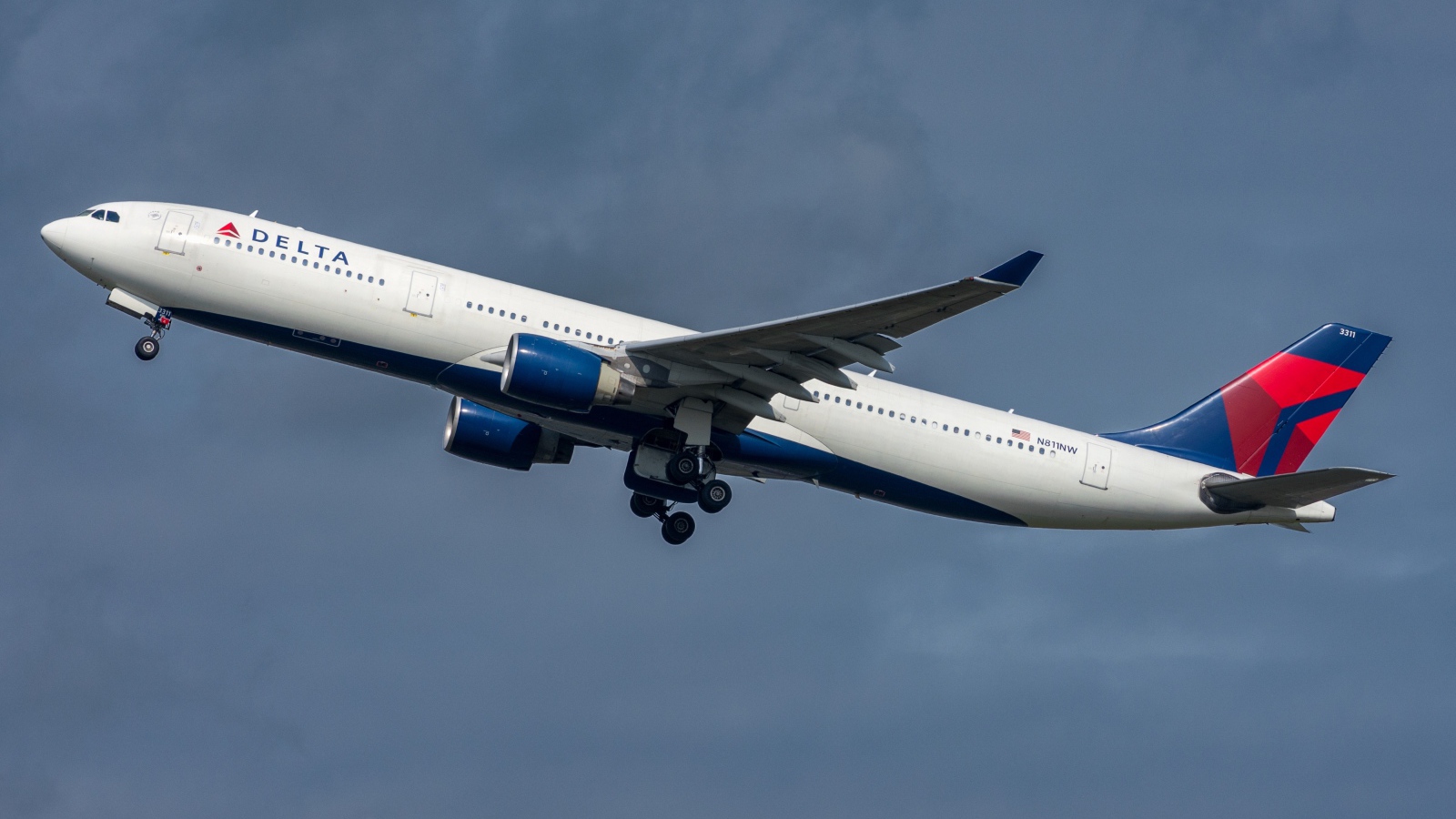 Большой пассажирский Airbus авиакомпании  Delta Air Lines