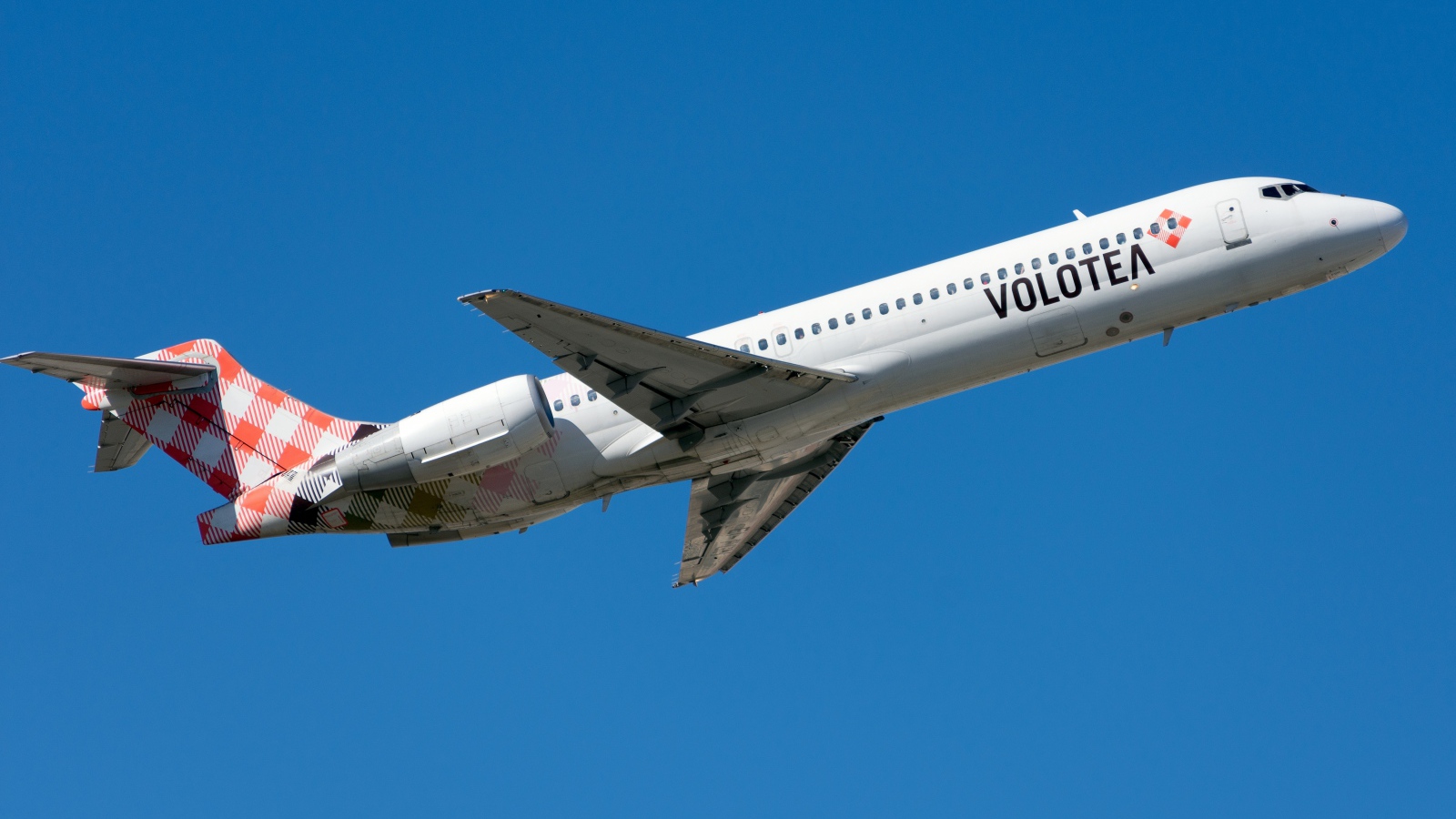 Большой пассажирский  Boeing 717-200 авиакомпании Volotea 