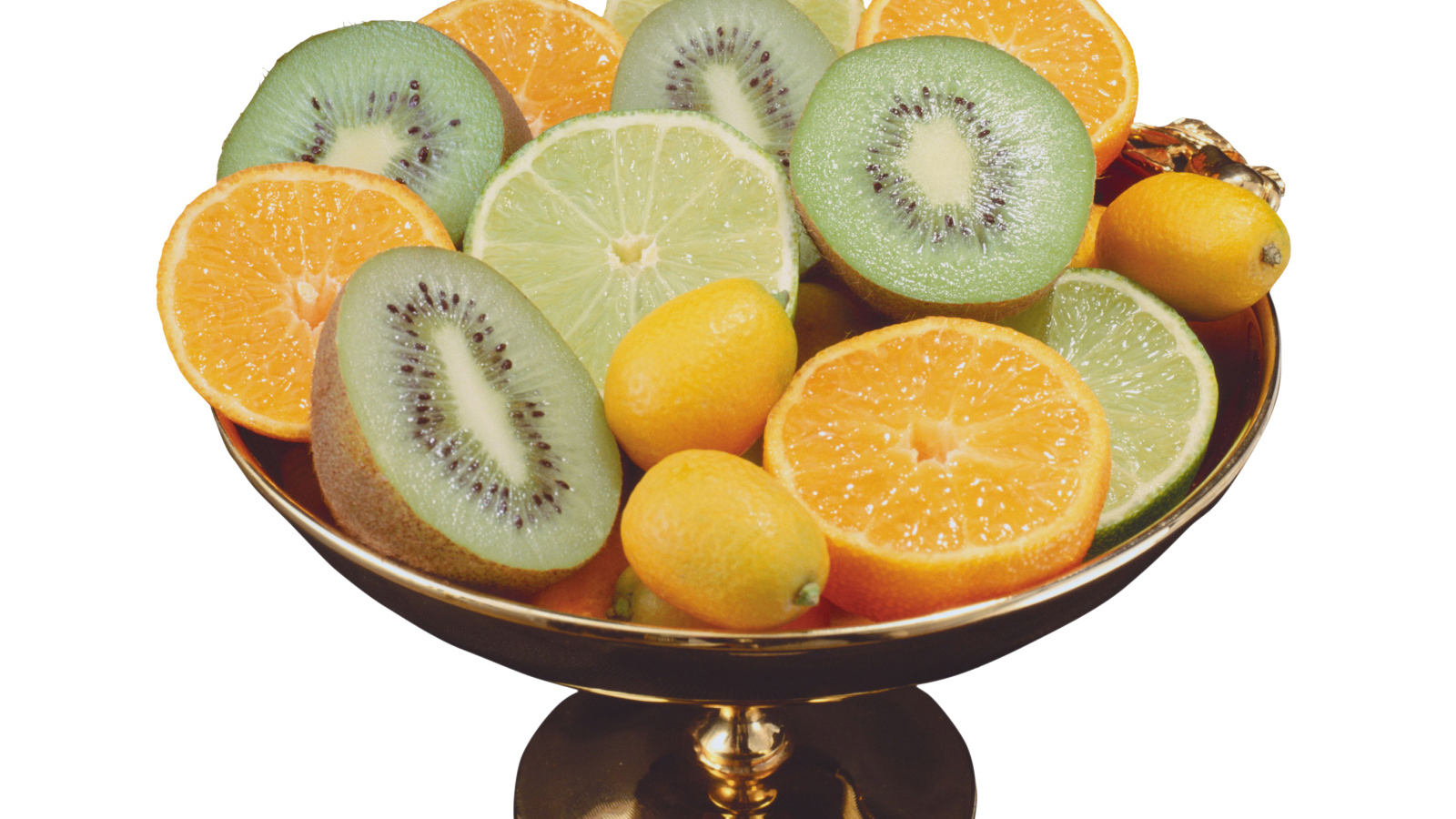 Ваза с цитрусовыми фруктами на белом фоне