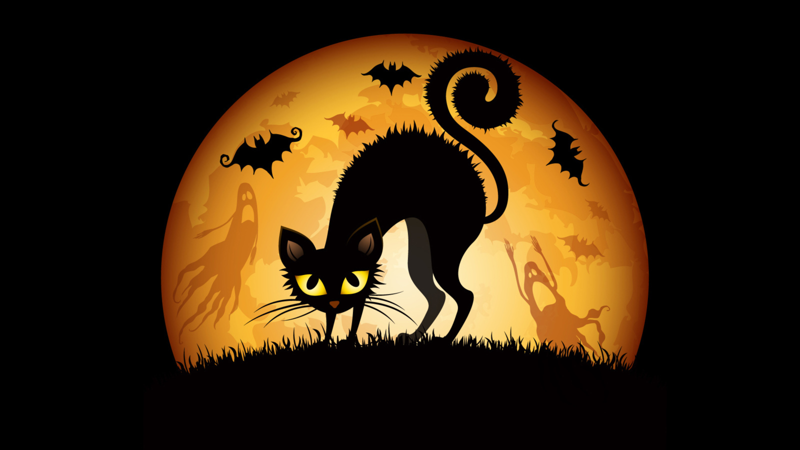 Черный кот на фоне большой желтой луны на Хэллоуин