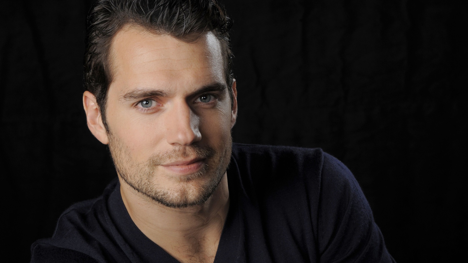 Красивый мужчина, актер Генри Кавилл