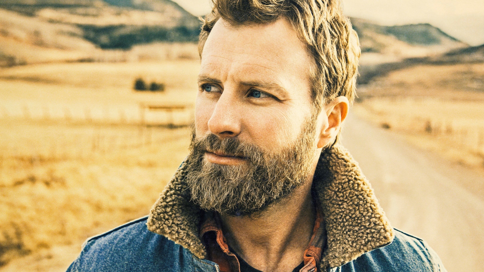 Кантри исполнитель Диркс Бентли с бородой