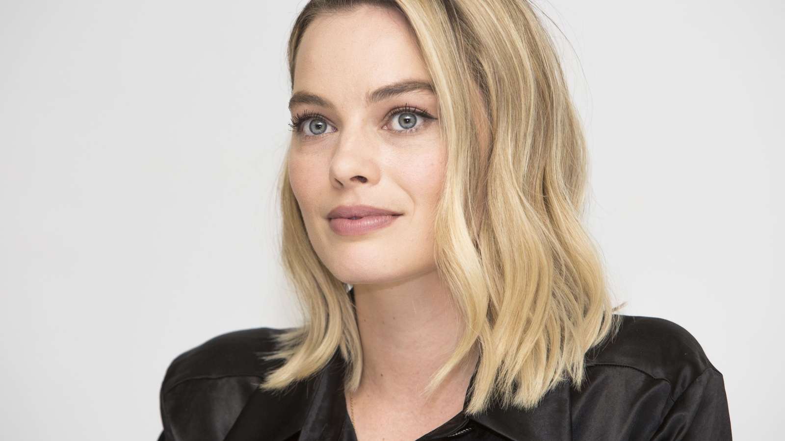 Красивая блондинка, актриса Марго Робби лицо крупным планом