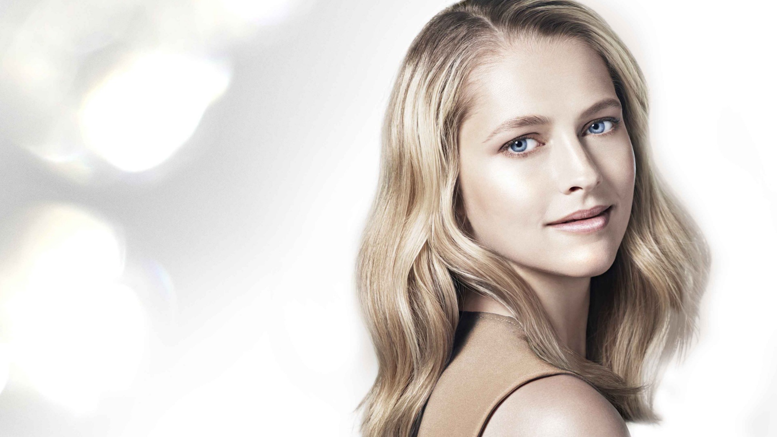 Красивая голубоглазая блондинка, актриса Тереза Палмер