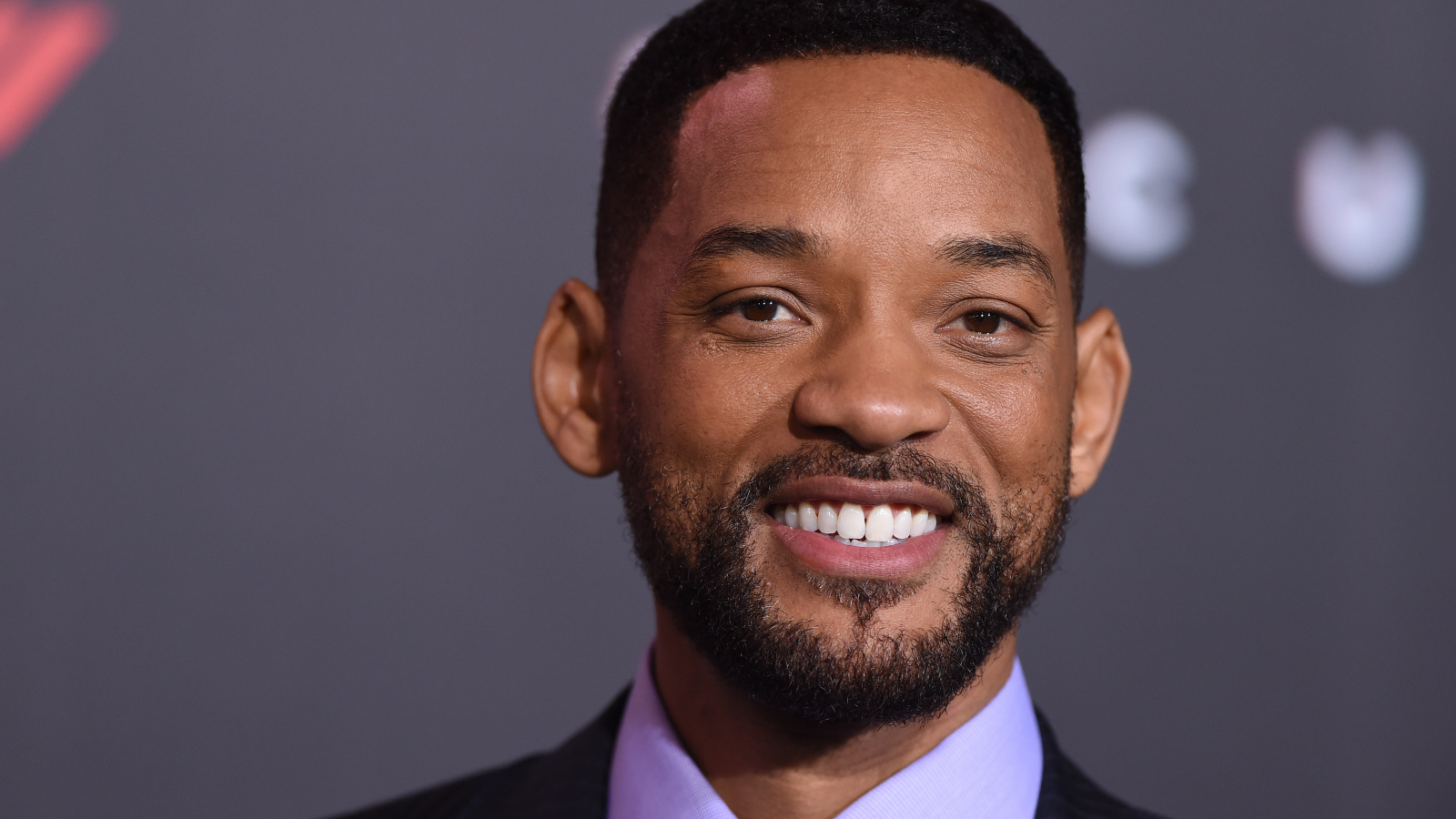 Стильный улыбающийся мужчина, актер Уилл Смит 