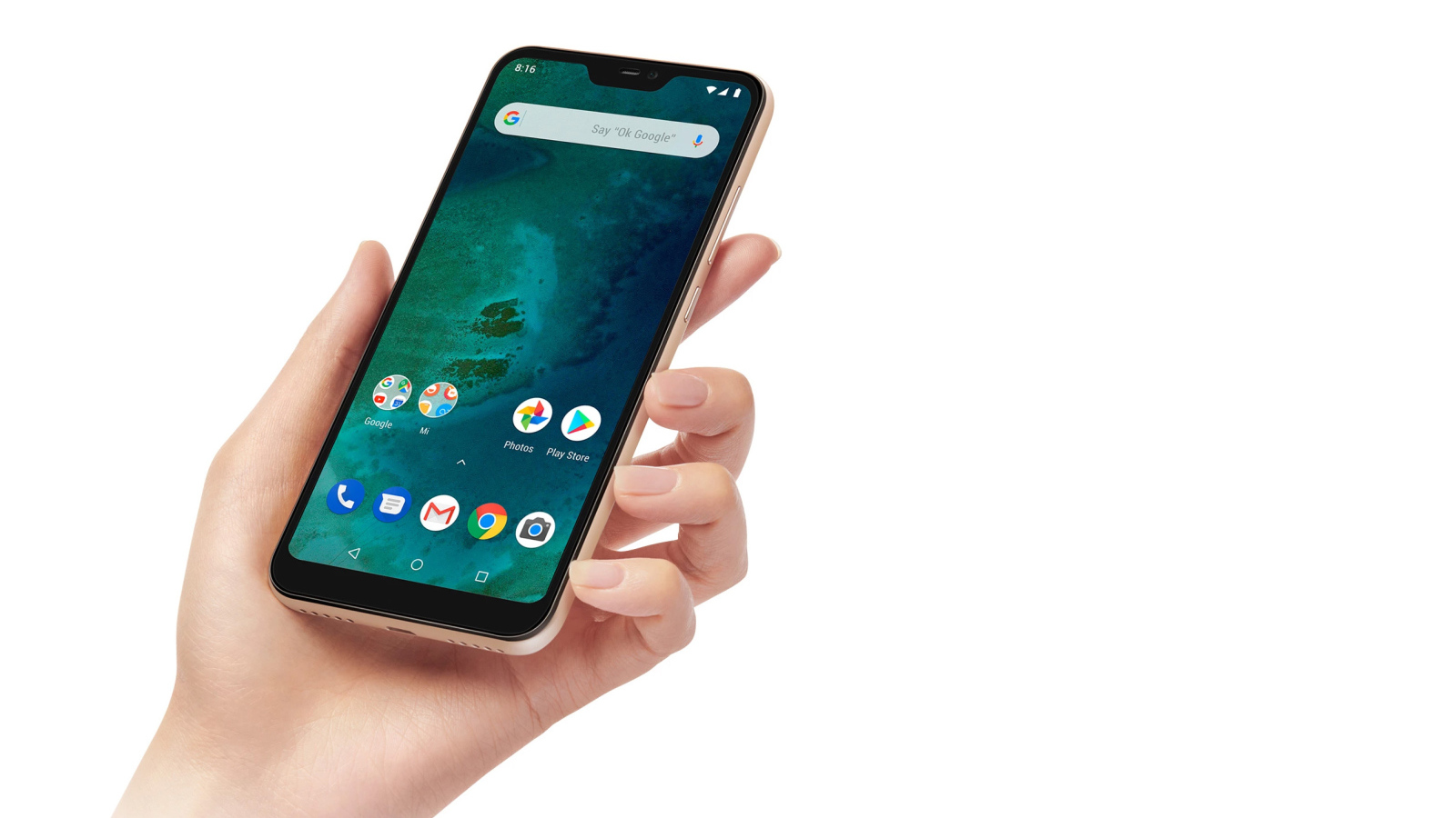 Новый смартфон Xiaomi Mi A2, 2019 года в руке на белом фоне