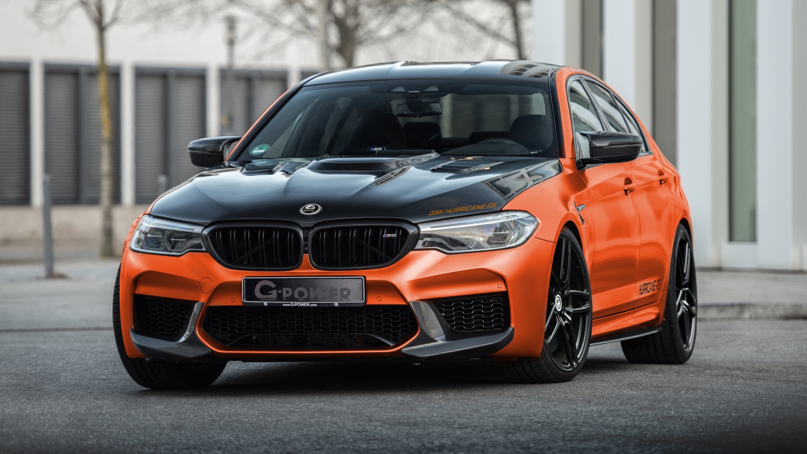 Оранжевый автомобиль G-Power BMW M5 Hurricane RS 2020 года в городе 