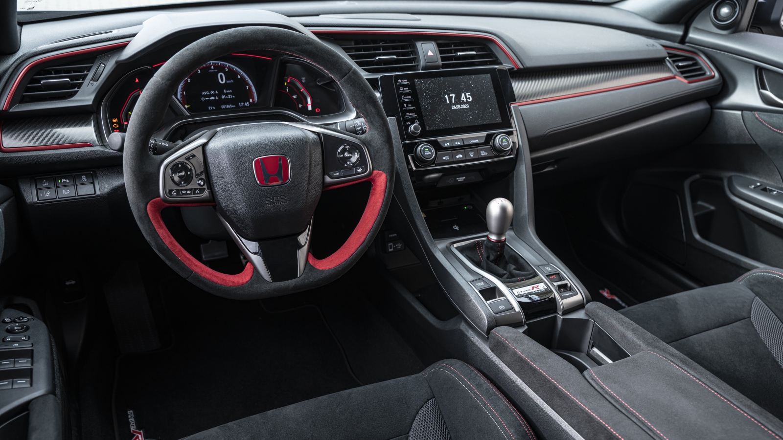 Черный кожаный салон автомобиля Honda Civic Type R Sport Line