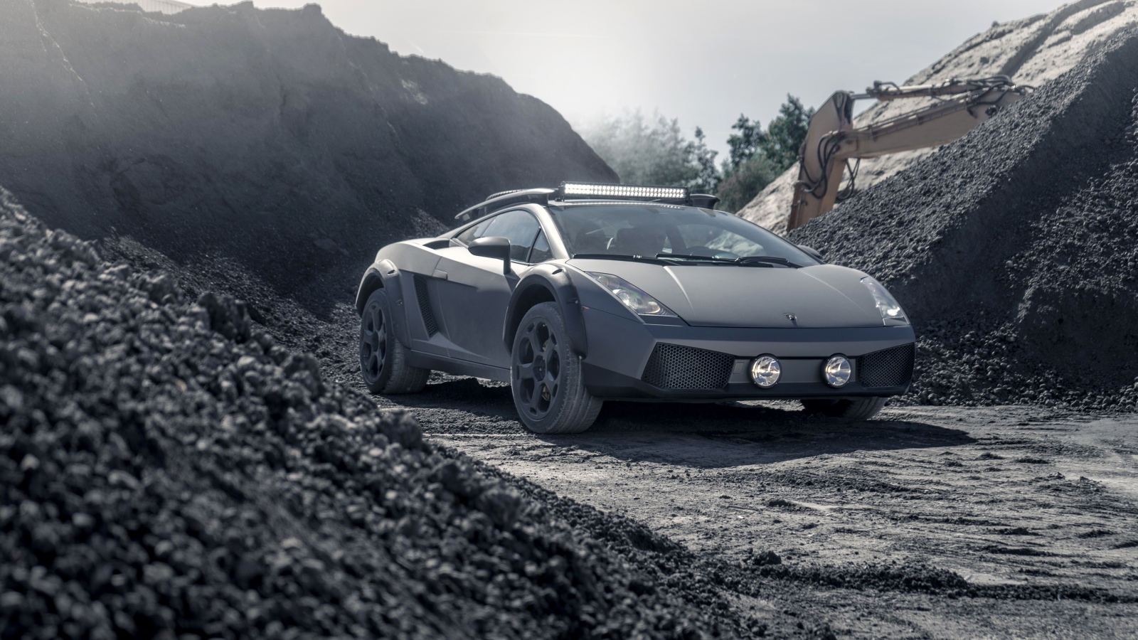 Автомобиль Lamborghini Gallardo Offroad 2019 года в карьере