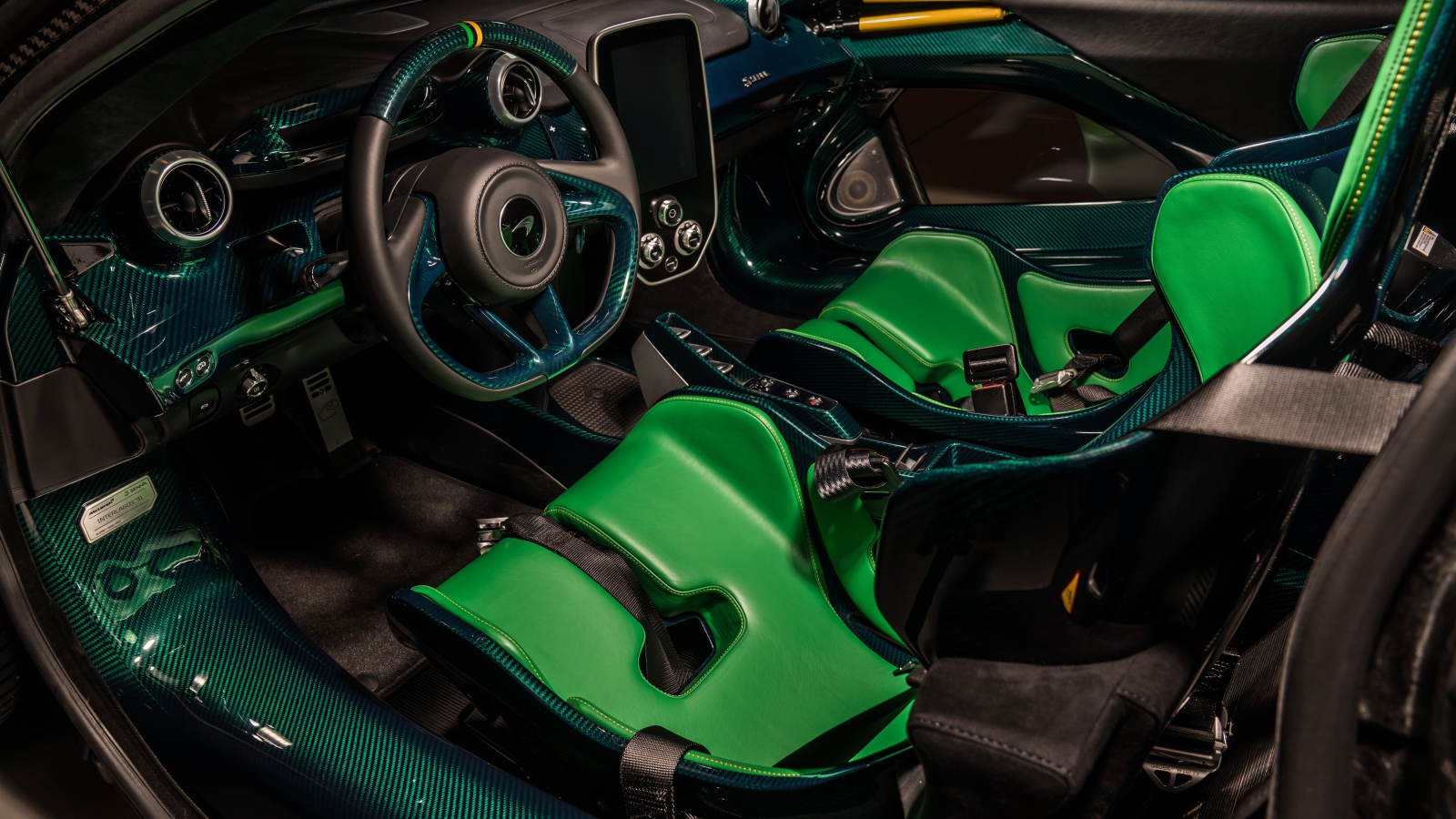 Кожаный салон автомобиля McLaren Senna XP, 2019 года