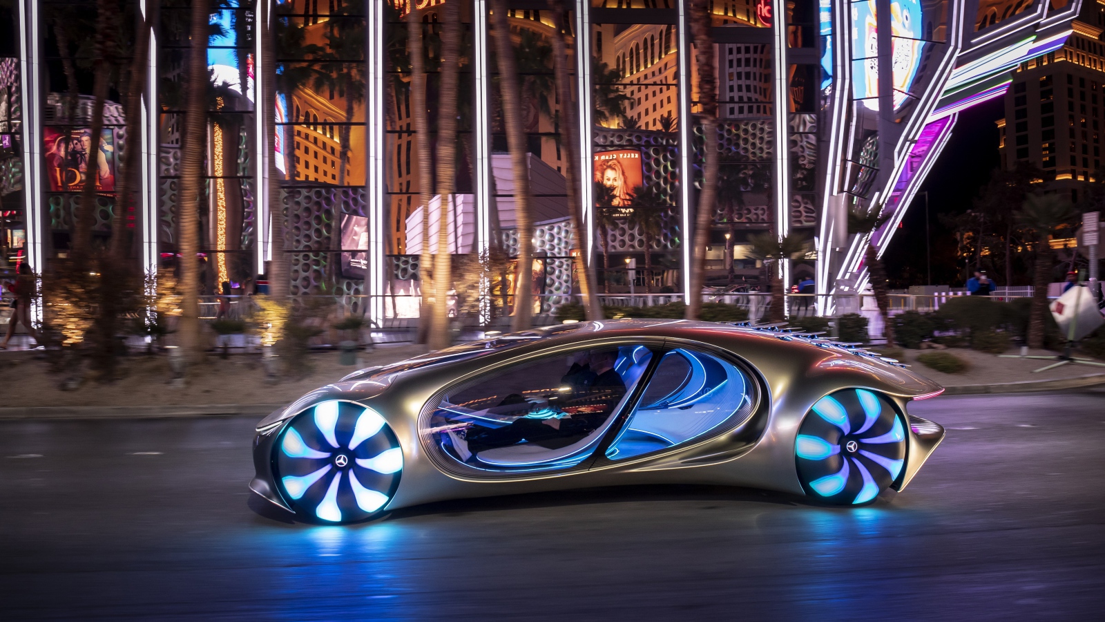 Автомобиль Mercedes-Benz VISION AVTR, 2020 года с неоновыми колесами