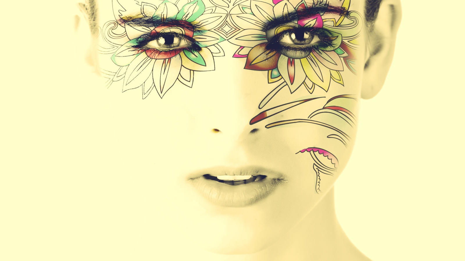Рисунок на лице у девушки на белом фоне