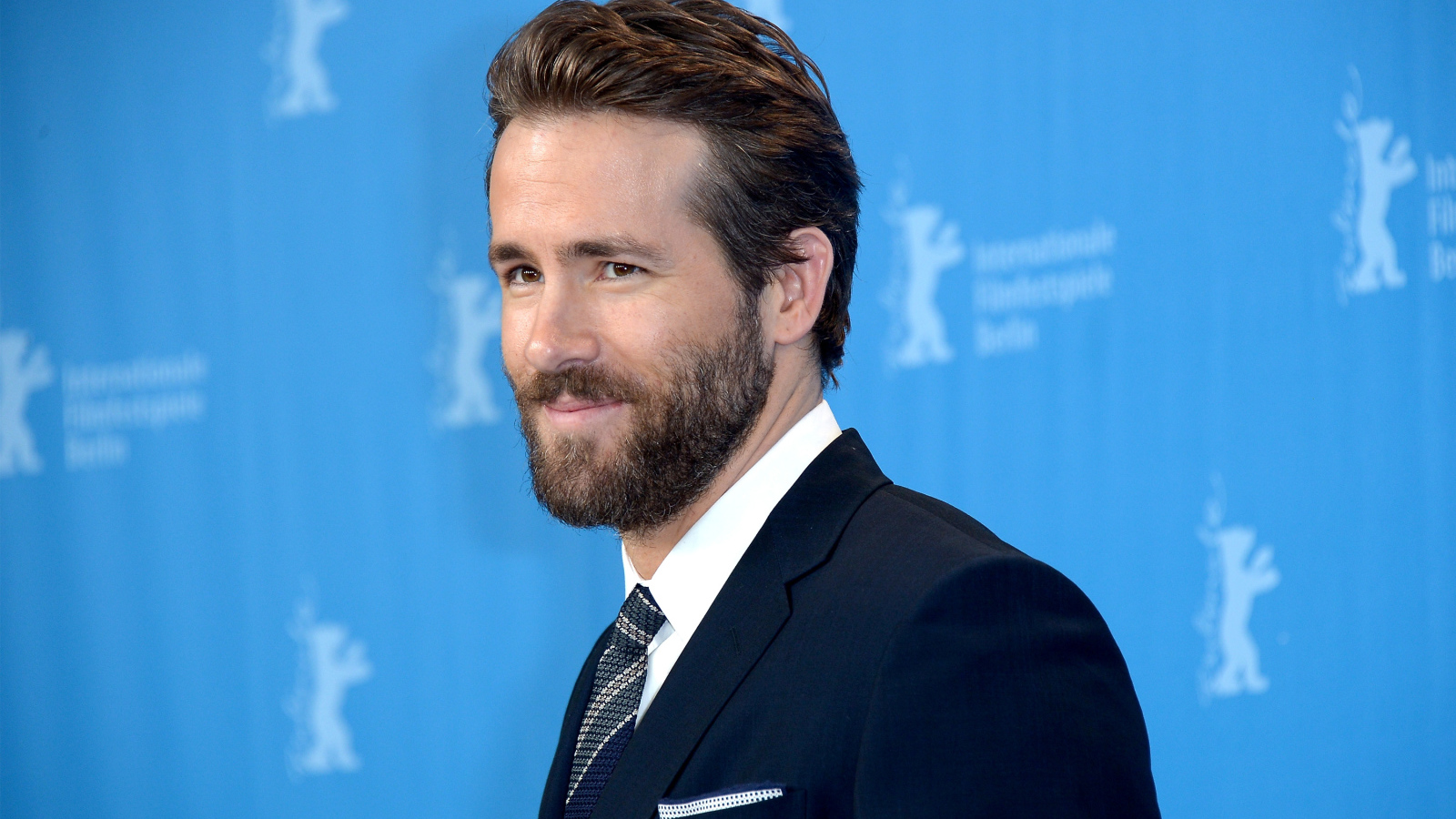 Handsome man in suit, actor Ryan Reynolds