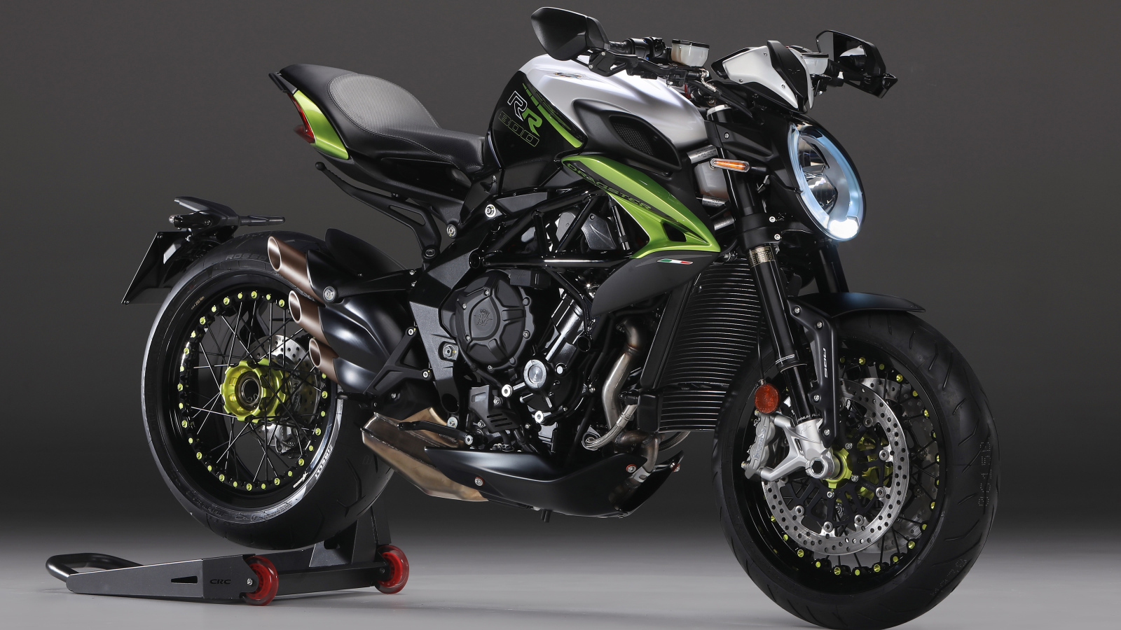 Мотоцикл Agusta Dragster 800 RR 2020 года на сером фоне