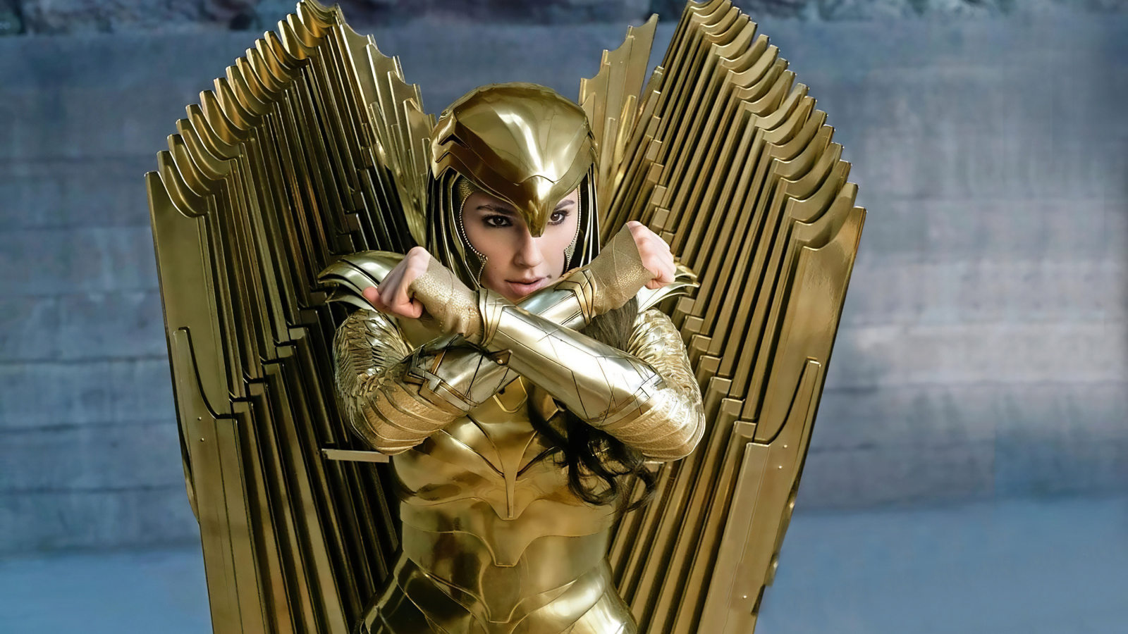 Актриса Галь Гадот в костюме в фильме Чудо-женщина. 1984