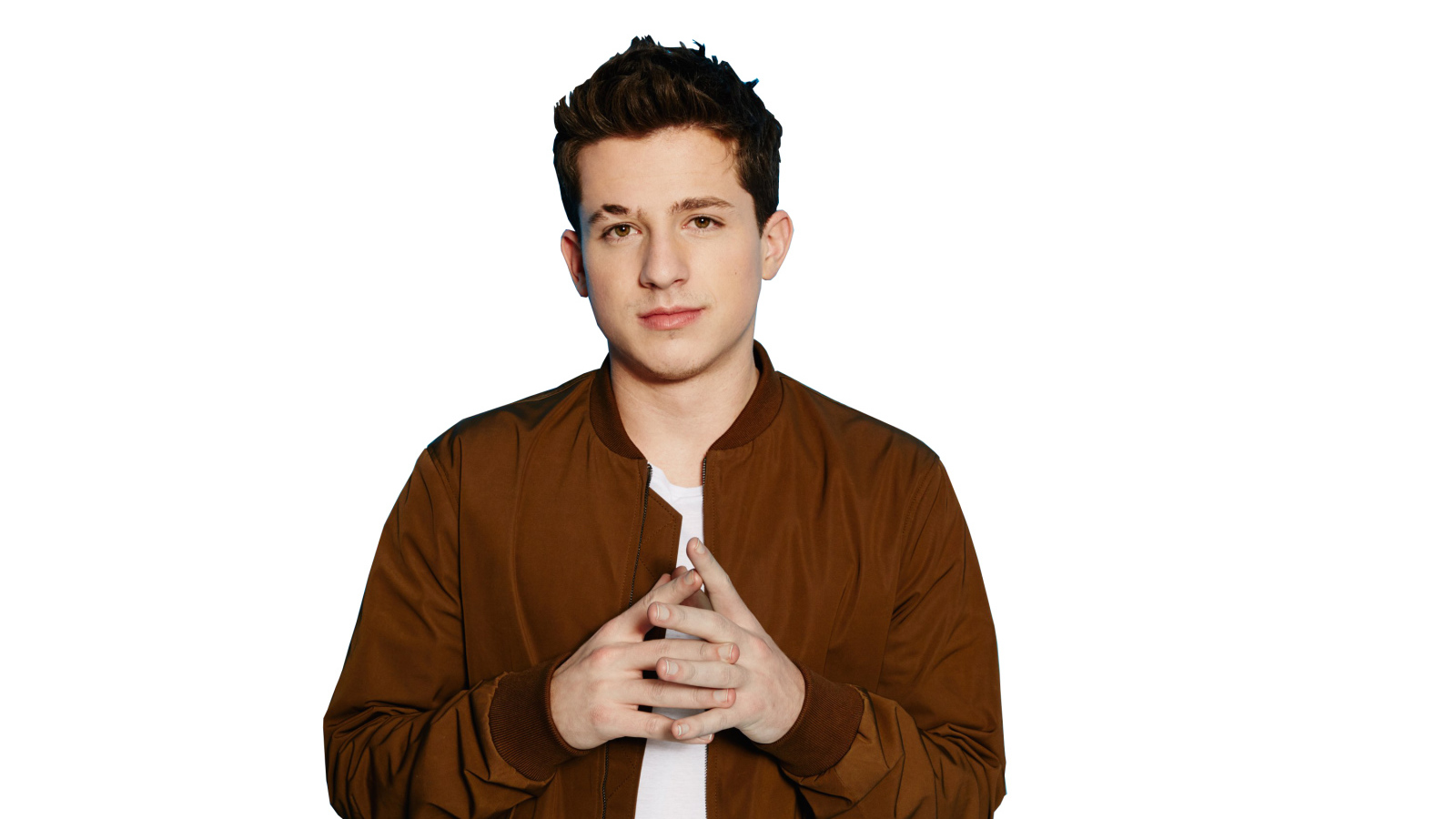 Американский певец Чарли Пут на белом фоне