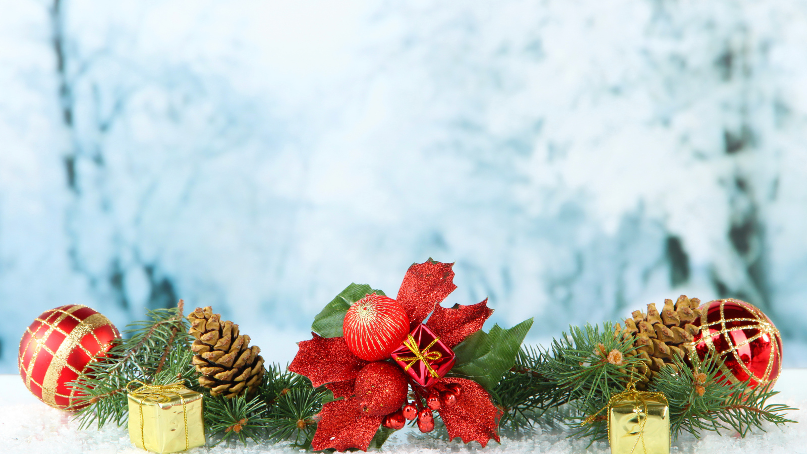 Красивый шаблон для Новогодней открытки с елочными украшениями