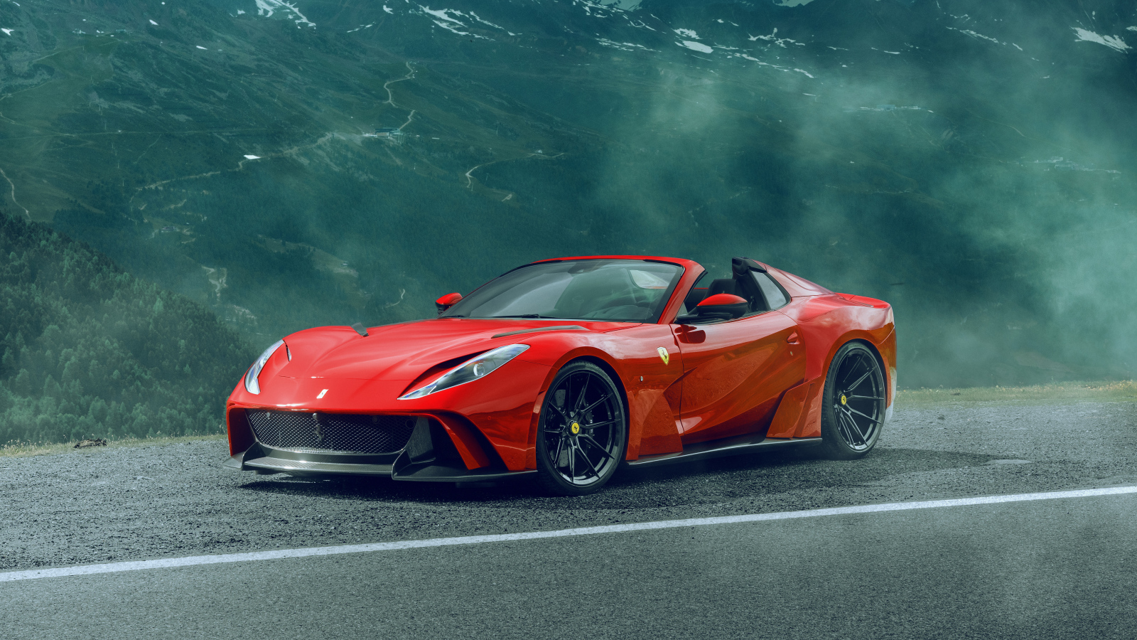Красный Novitec Ferrari 812 GTS N-Largo 2021 года на дороге
