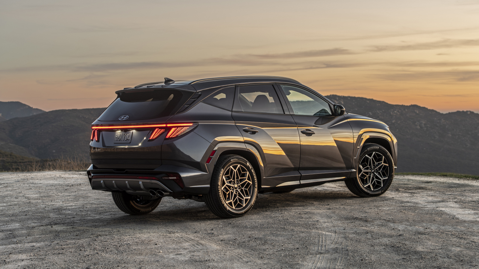 Внедорожник Hyundai Tucson N Line, 2022 года вид сзади