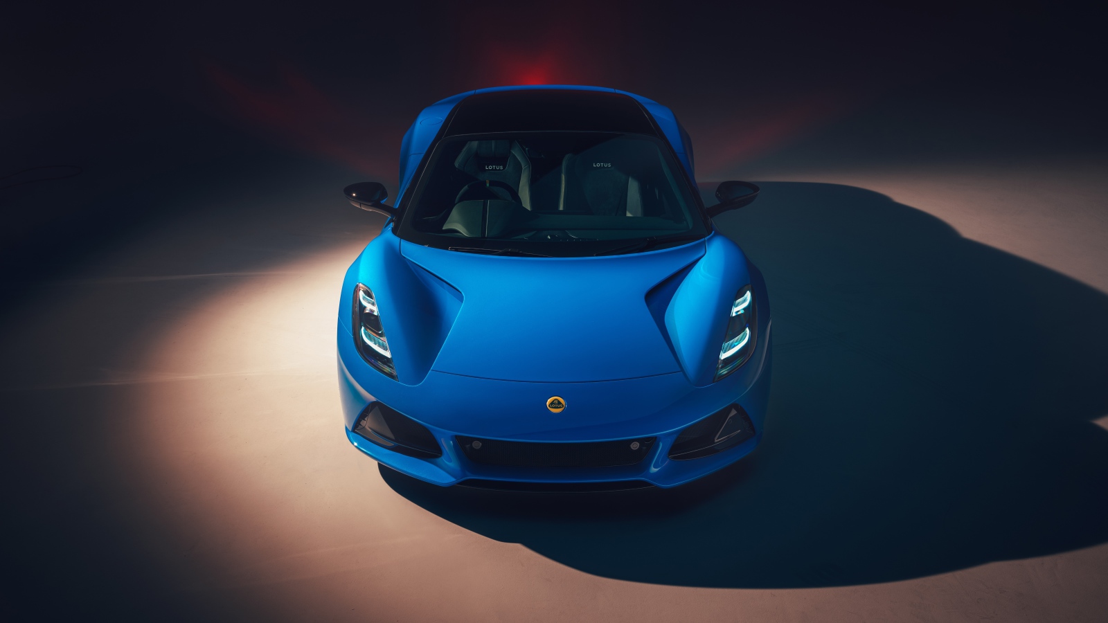 Автомобиль Lotus Emira First Edition 2021  года вид спереди