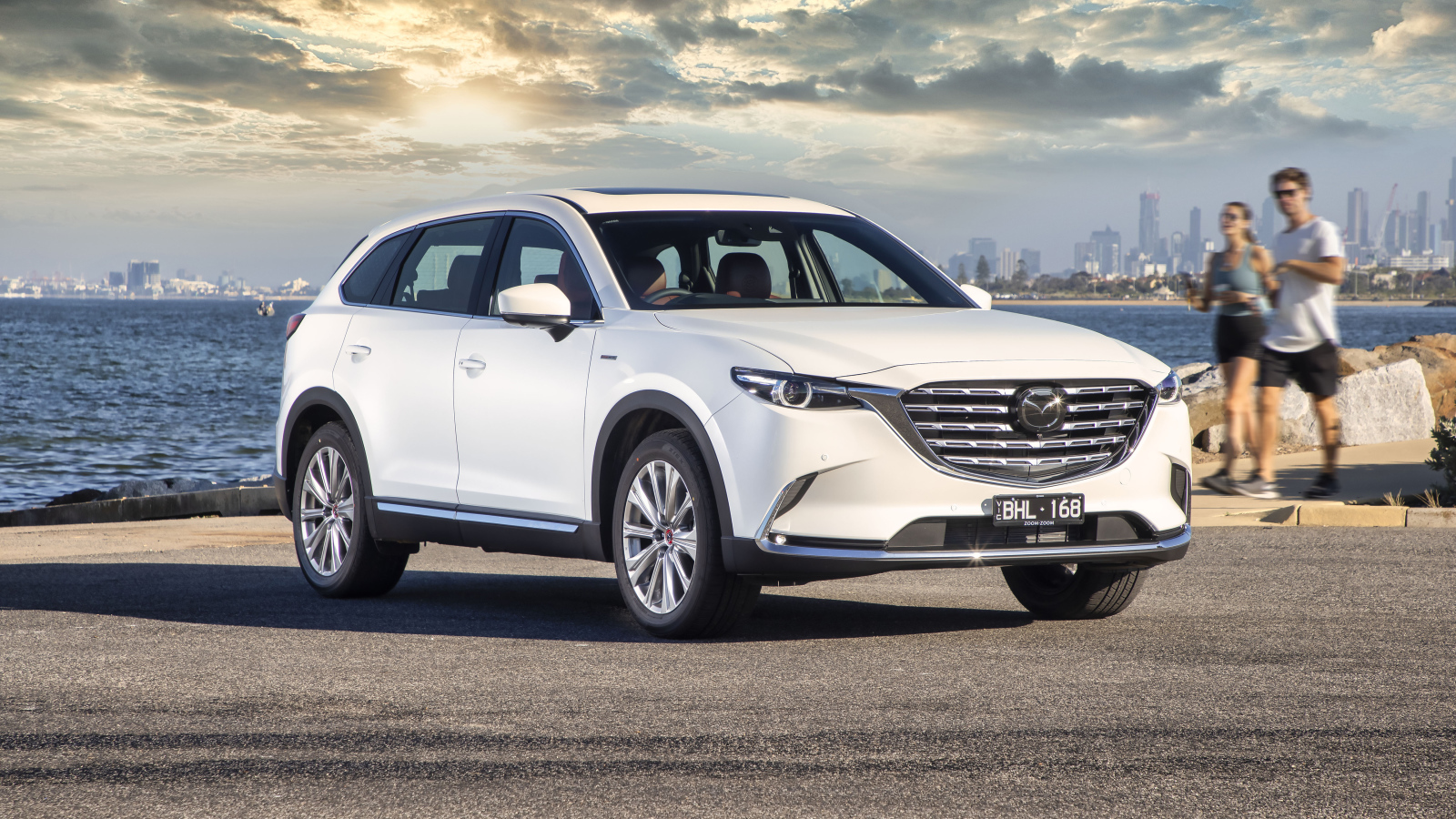Белый внедорожник Mazda CX-9 100th Anniversary 2021 года