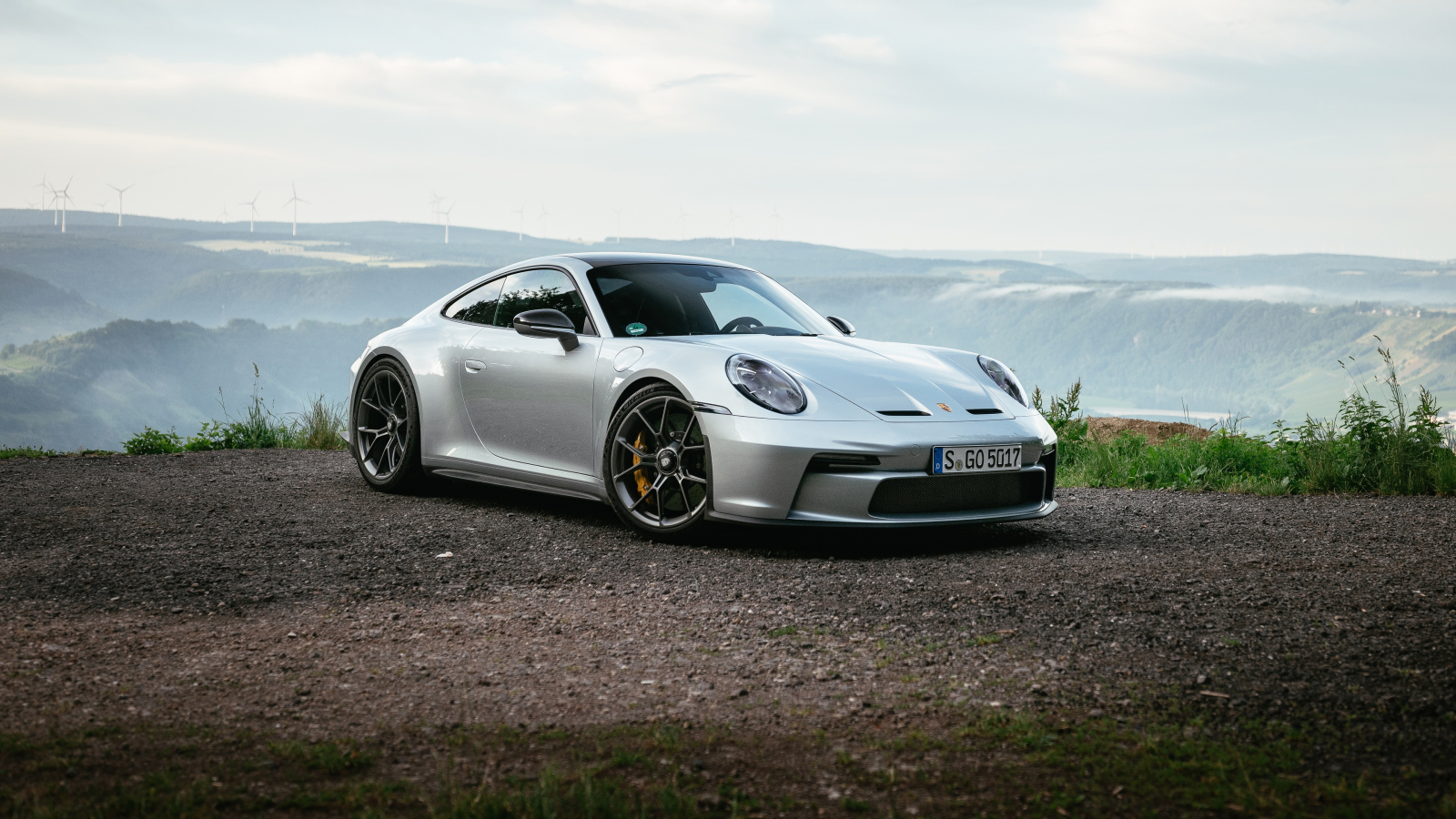 Быстрый автомобиль Porsche 911 GT3 Touring PDK 2021 года