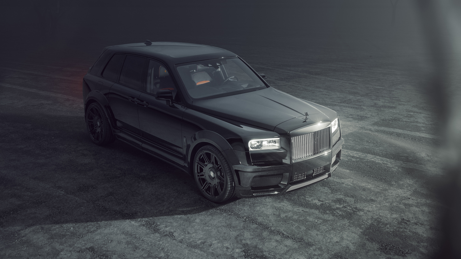 Внедорожник  Rolls-Royce Cullinan Black Badge 2021 года