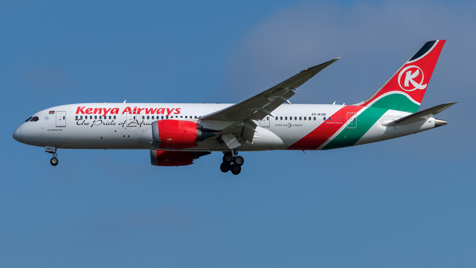 Пассажирский Boeing 787-8 авиакомпании  Kenya Airways в небе
