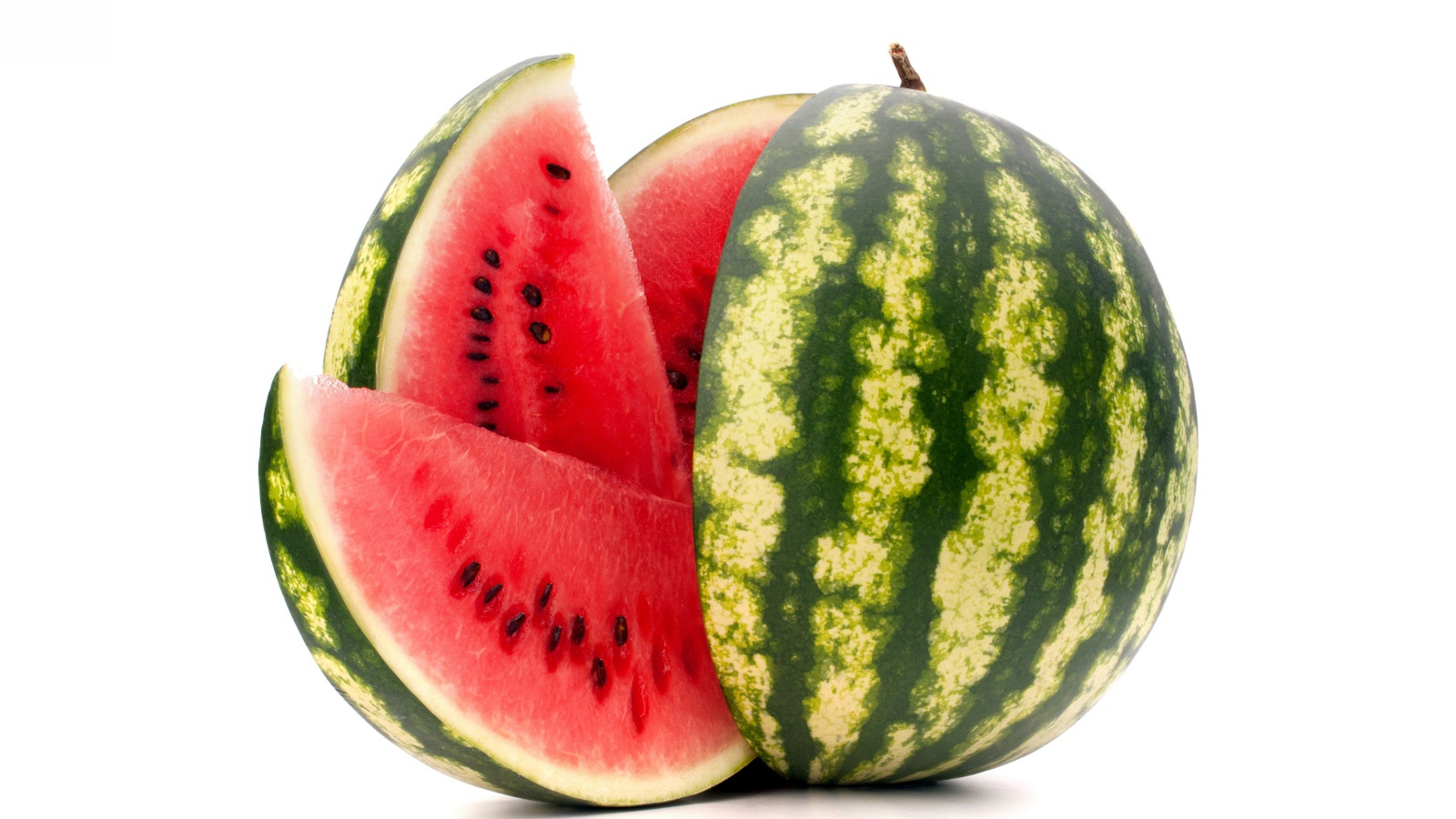 Большой полосатый зеленый арбуз на белом фоне