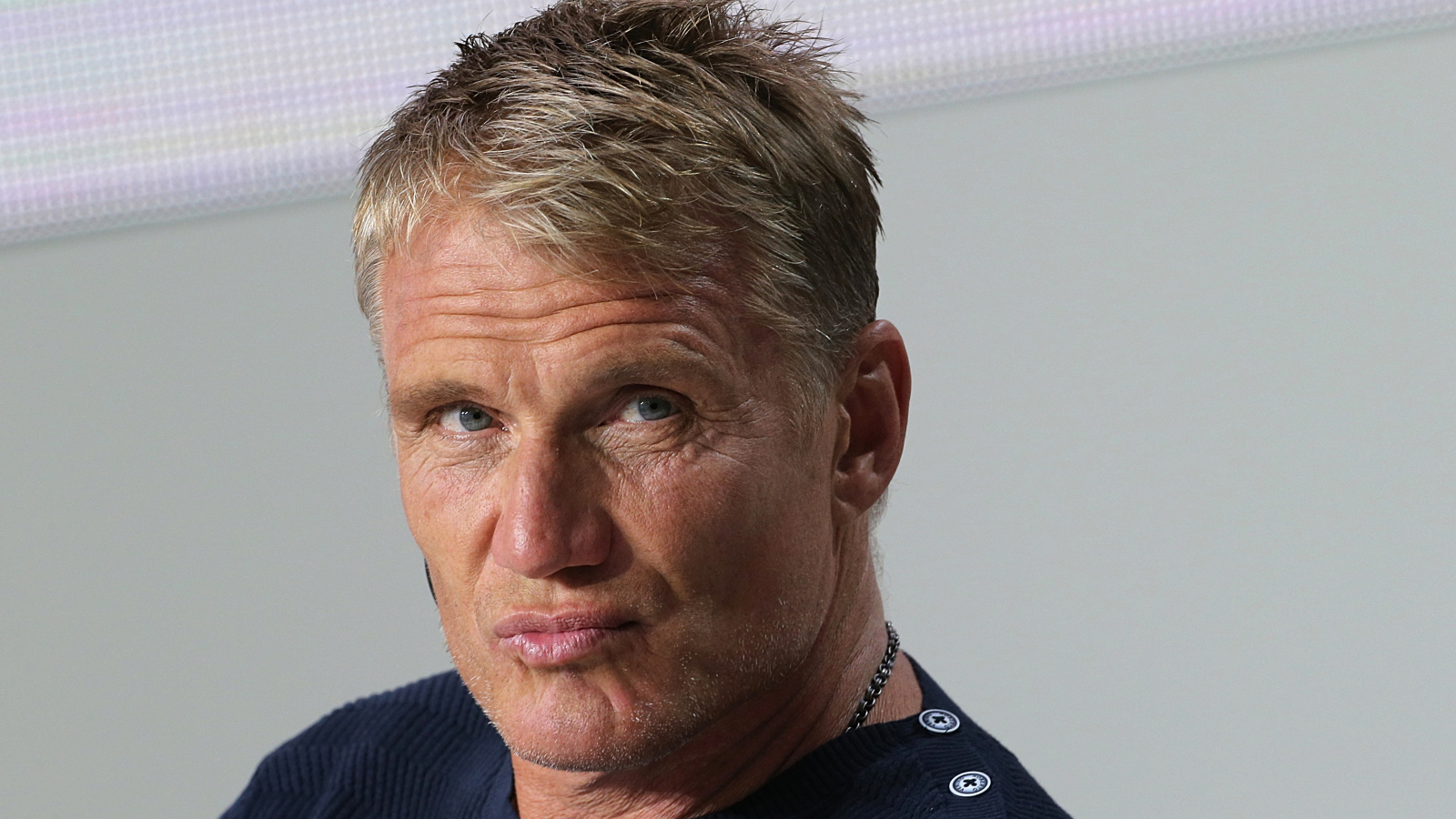 Актер Дольф Лундгрен крупным планом