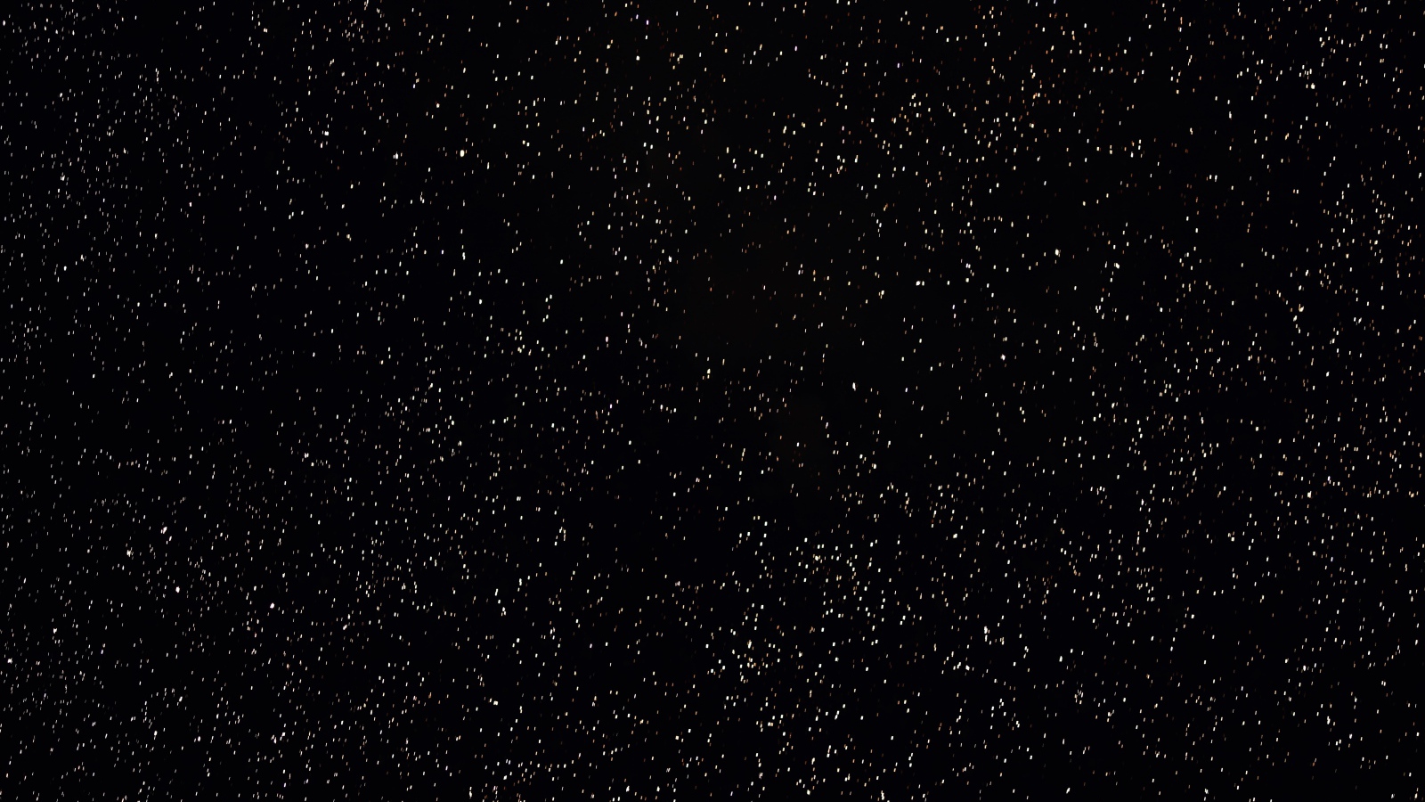 Яркие звезды в черном ночном небе