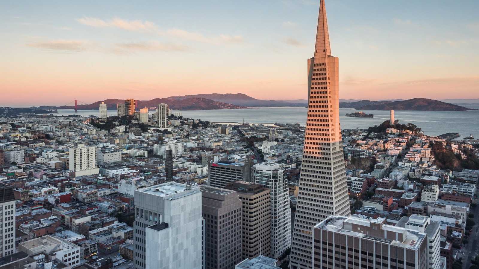 Высокое здание Трансамерика, Сан-Франциско. Калифорния США