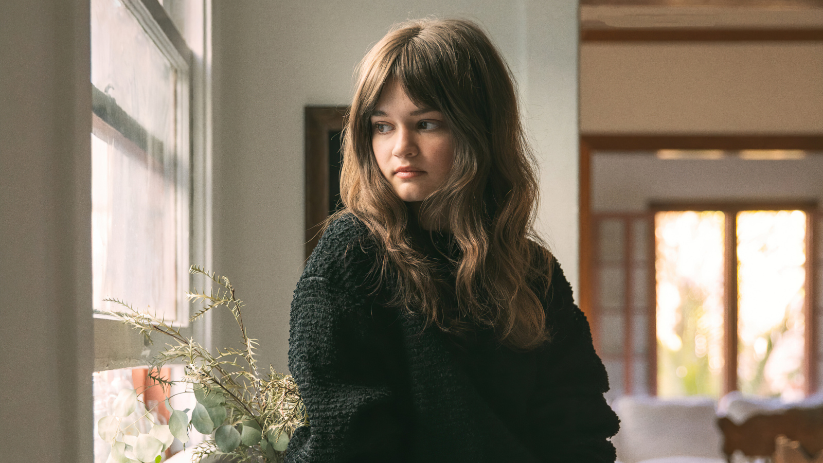 Американская актриса Сиэра Браво в черном свитере