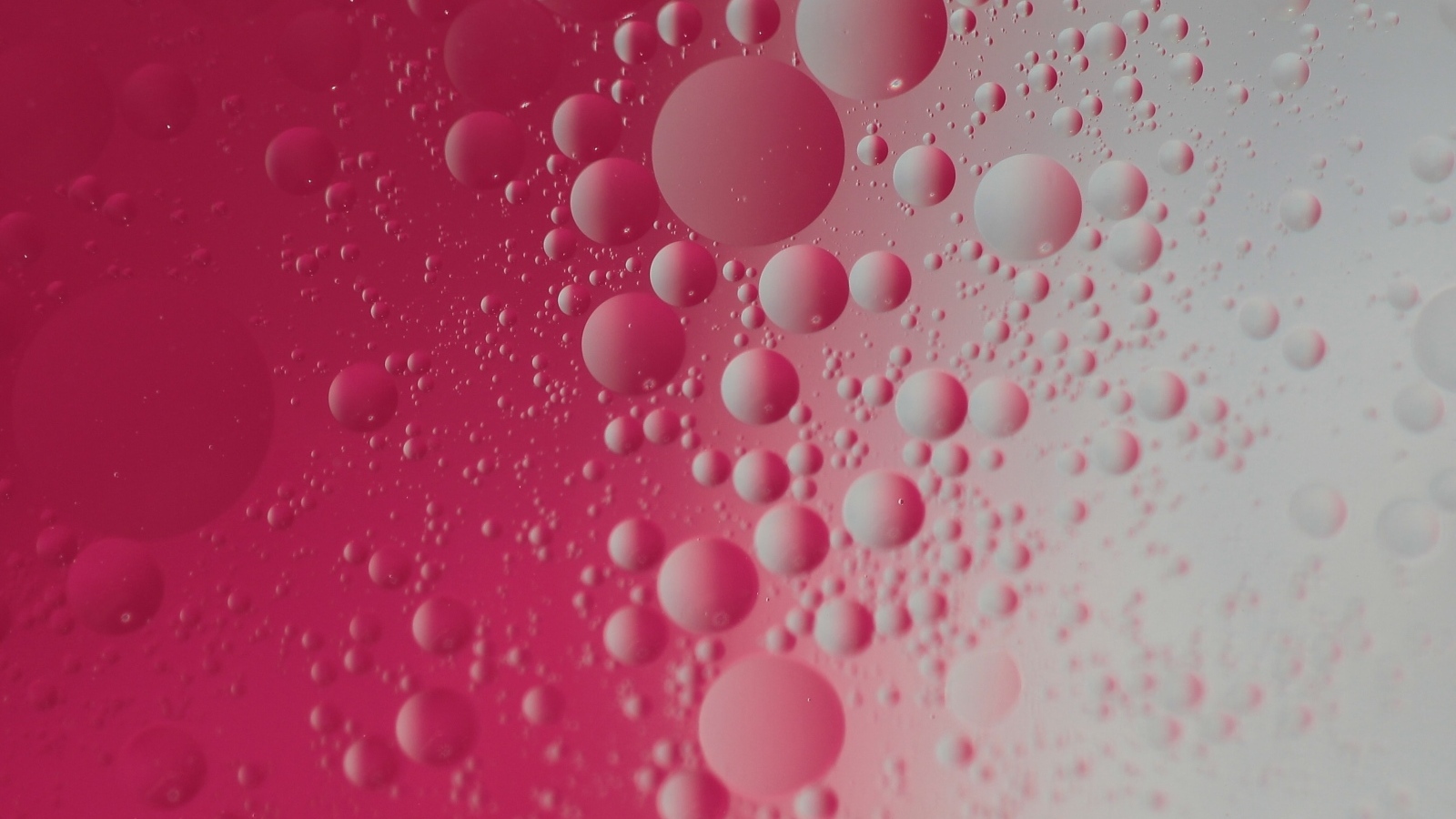 Пузыри на серо-розовом фоне