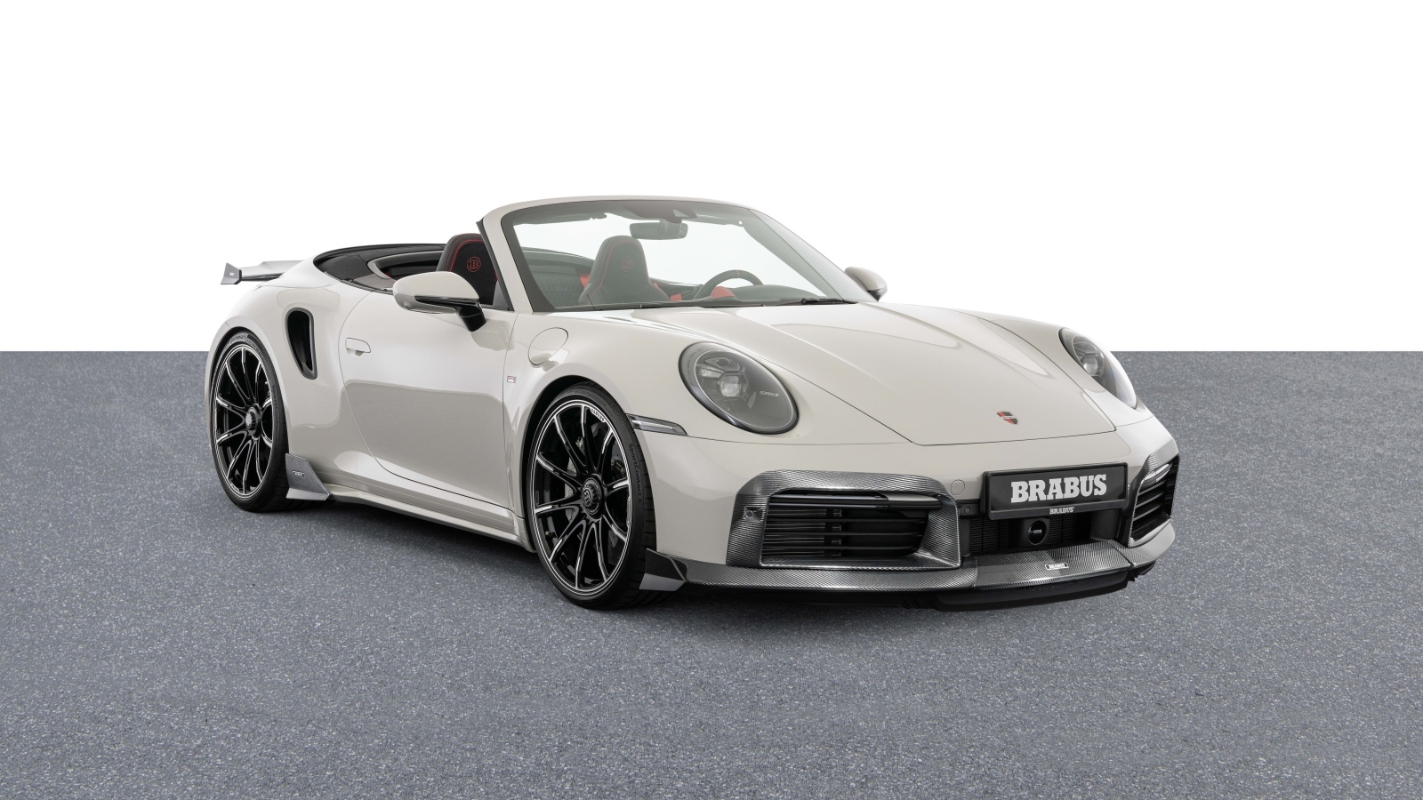 Серебристый Brabus 820 Cabriolet