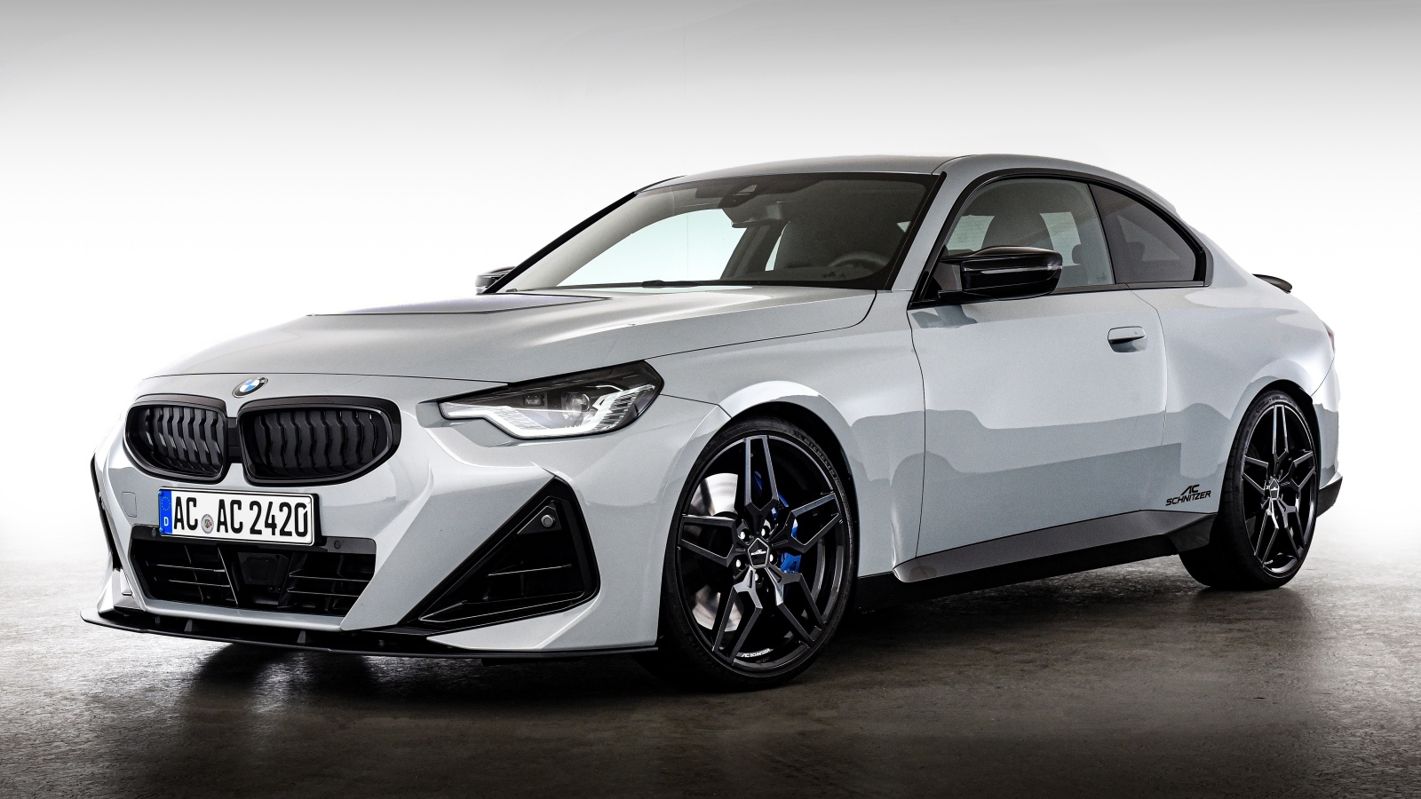 Серебристый автомобиль AC Schnitzer ACS2 4.0i