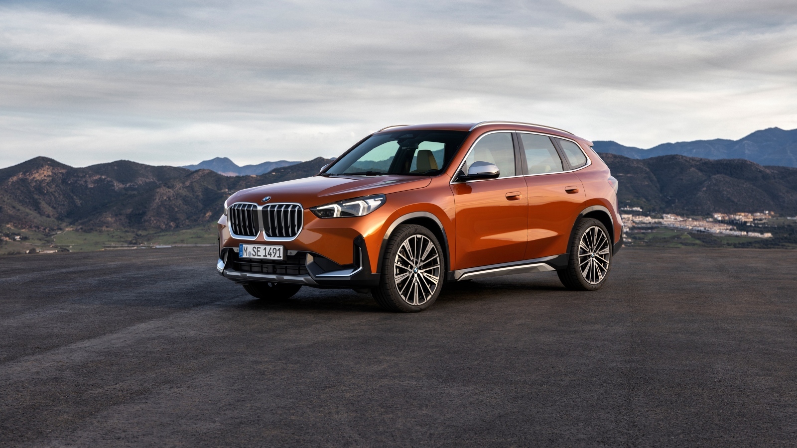 Внедорожник BMW X1 XDrive23i 2022 года